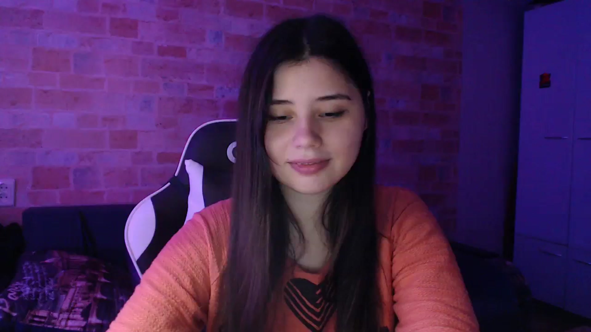 Gallery image thumbnail from Moon_light23's myfreecams stream on, 11/20/2023, 20:16 image 19 of 20