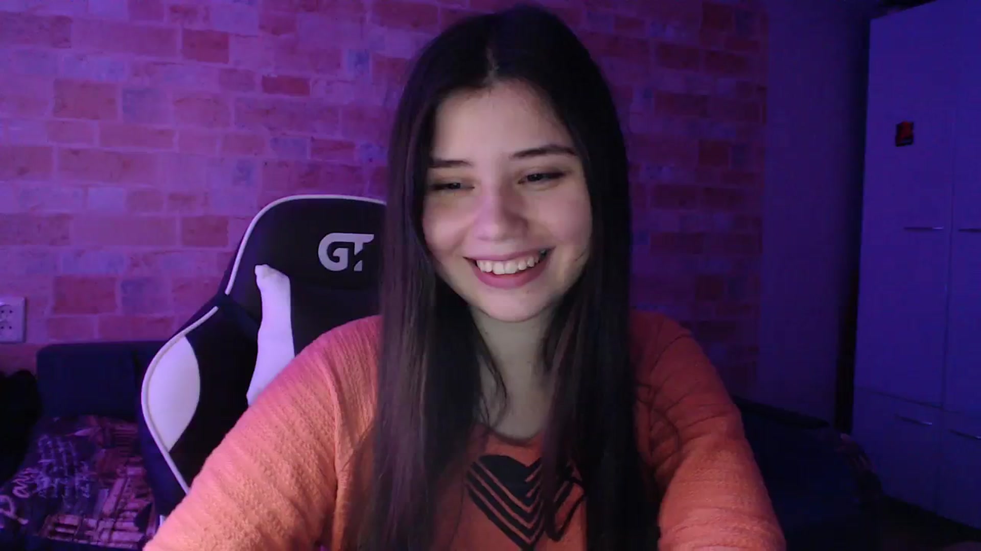 Gallery image thumbnail from Moon_light23's myfreecams stream on, 11/20/2023, 20:16 image 15 of 20