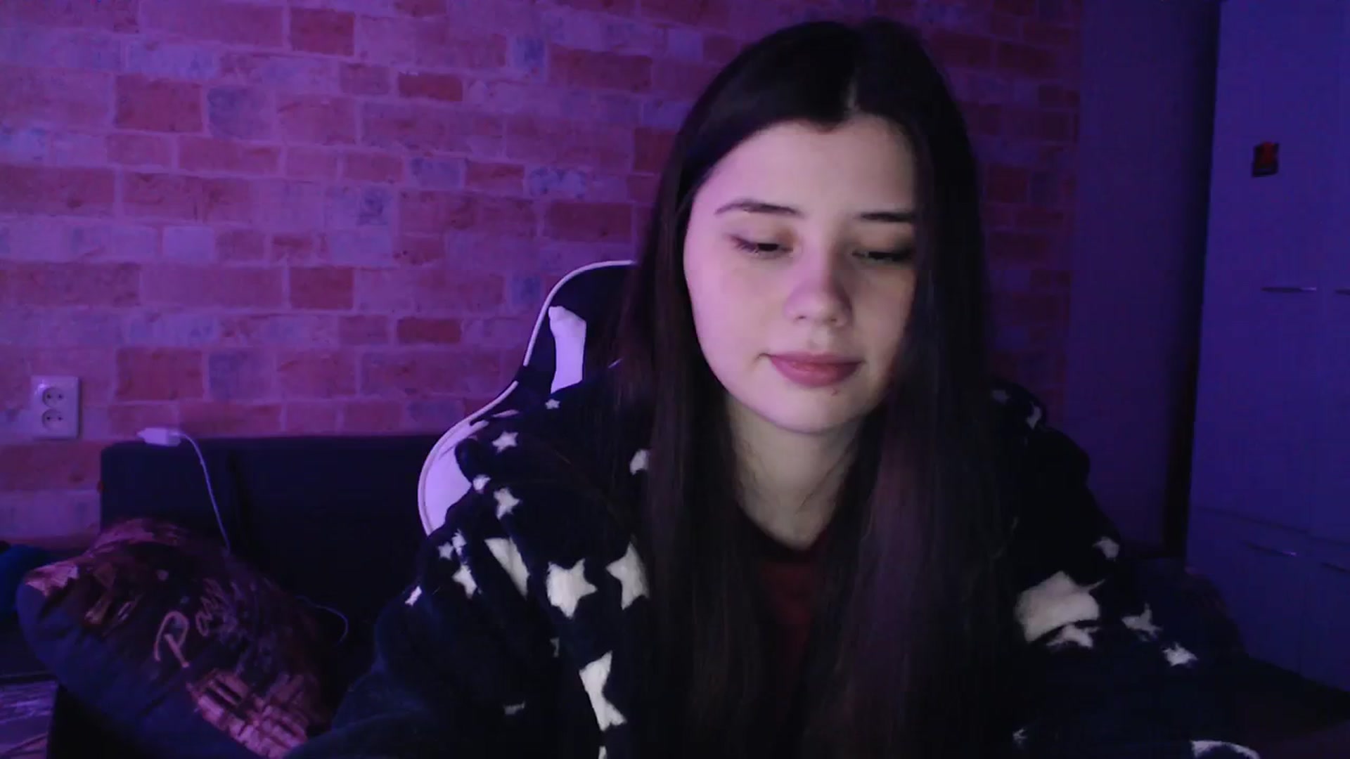 Gallery image thumbnail from Moon_light23's myfreecams stream on, 11/27/2023, 19:34 image 19 of 20