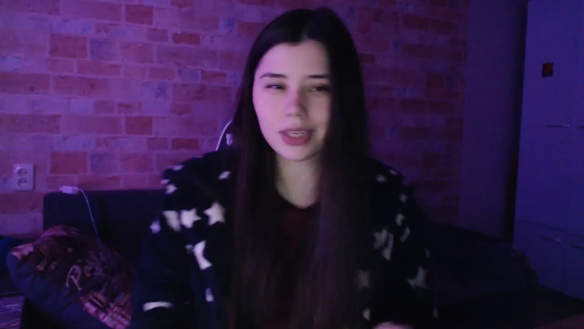 Gallery image thumbnail from Moon_light23's myfreecams stream on, 11/27/2023, 19:34 image 15 of 20