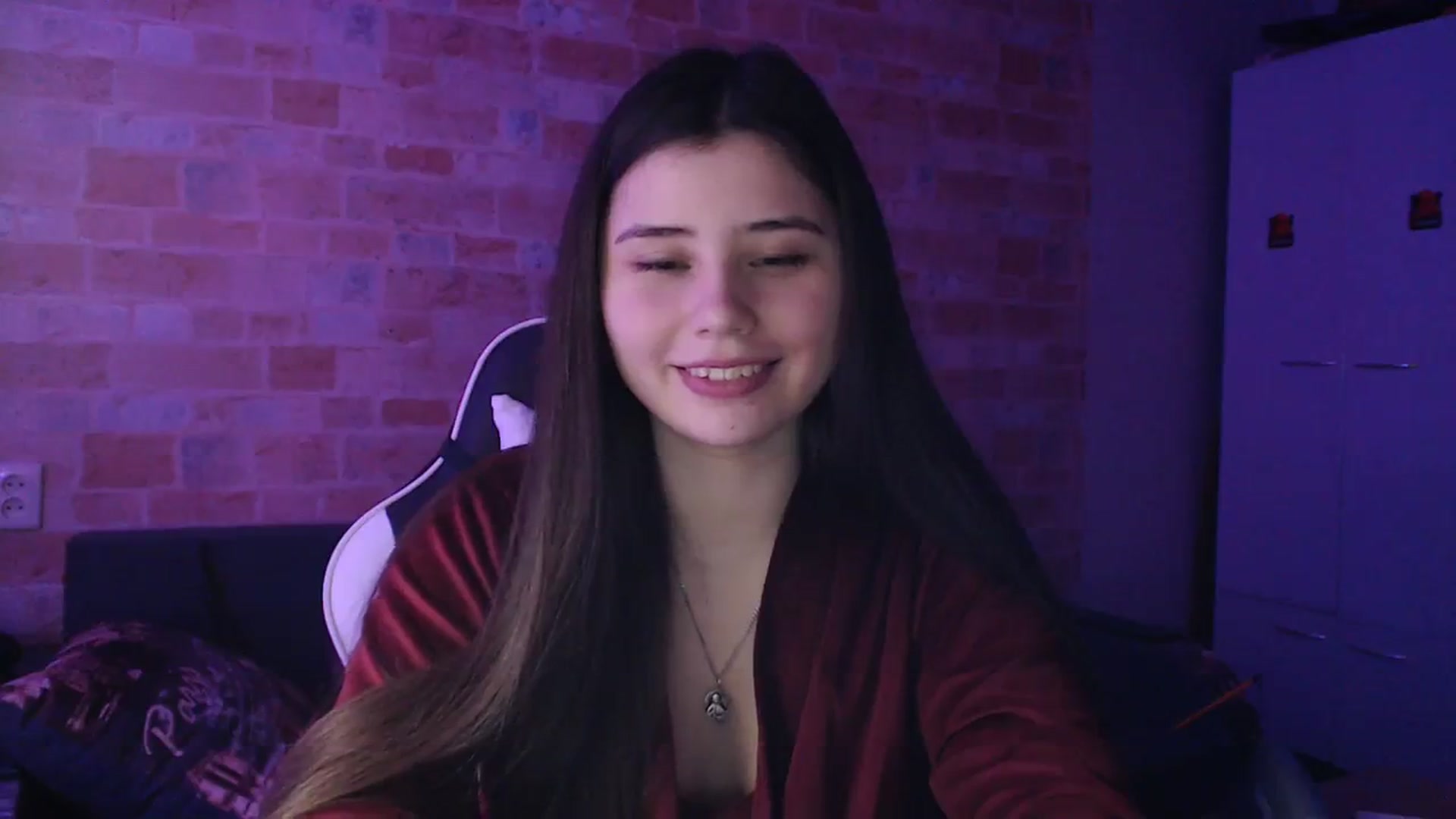 Gallery image thumbnail from Moon_light23's myfreecams stream on, 12/17/2023, 20:12 image 10 of 20