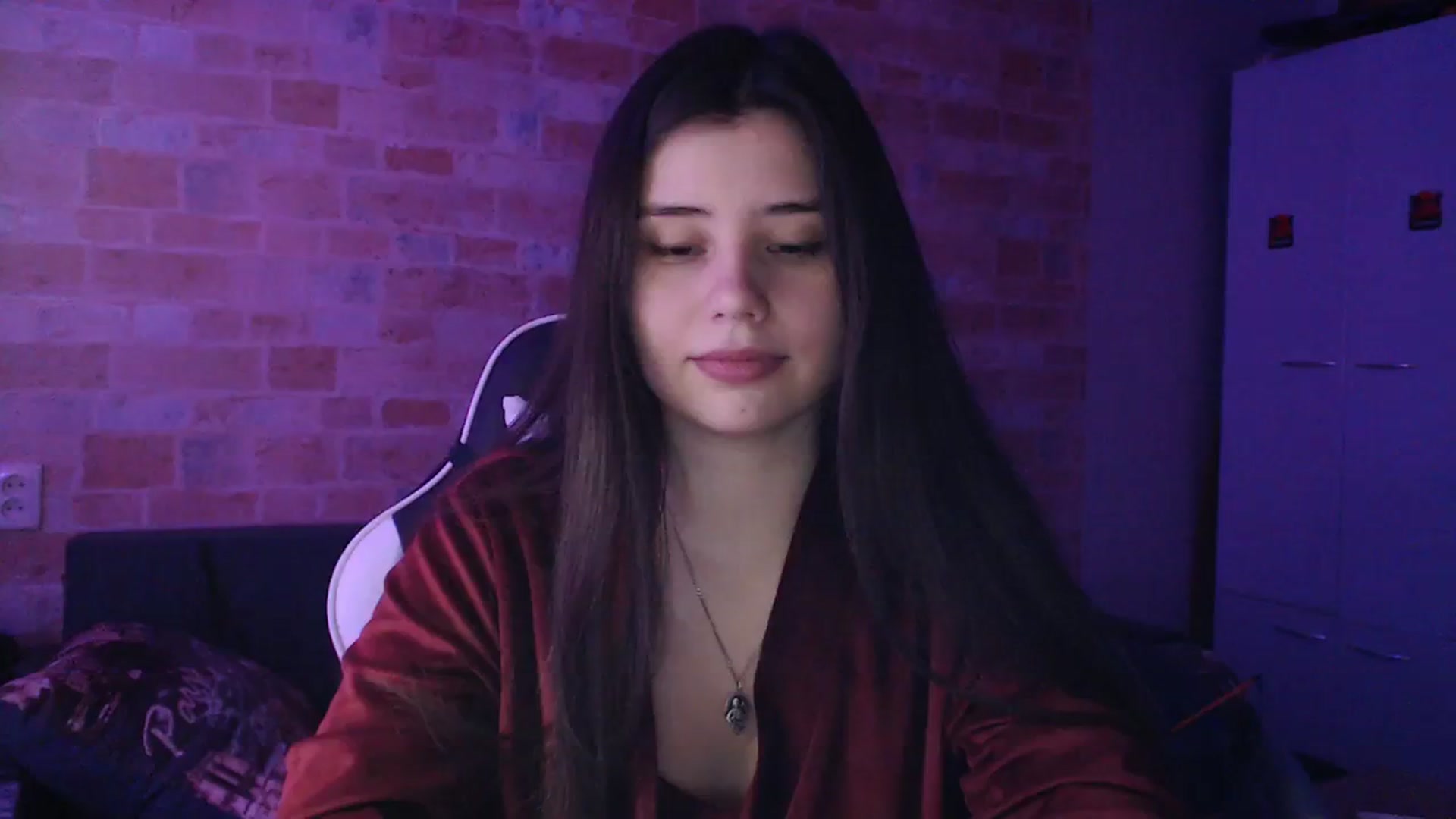 Gallery image thumbnail from Moon_light23's myfreecams stream on, 12/17/2023, 20:12 image 16 of 20