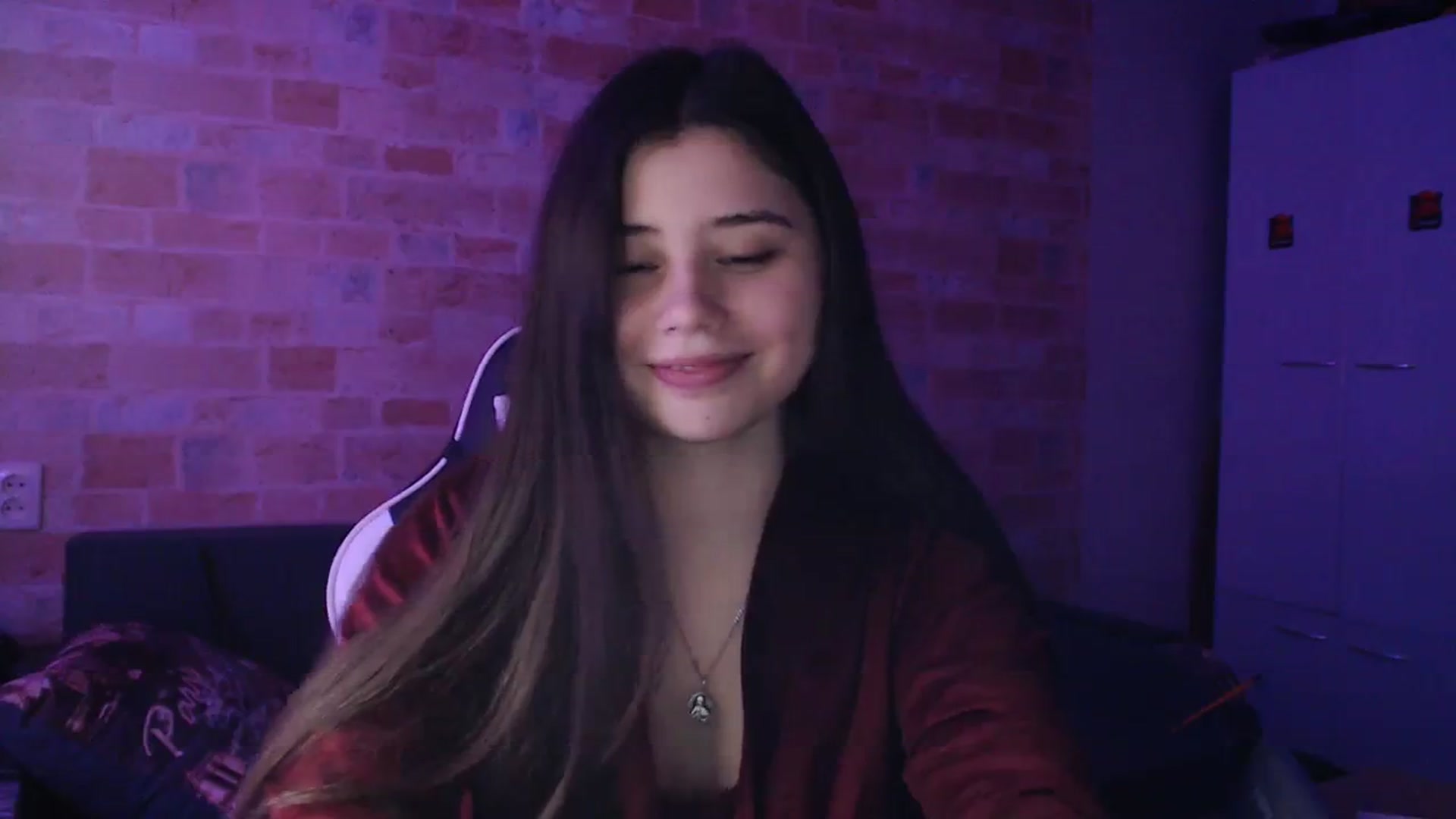 Gallery image thumbnail from Moon_light23's myfreecams stream on, 12/17/2023, 20:12 image 7 of 20