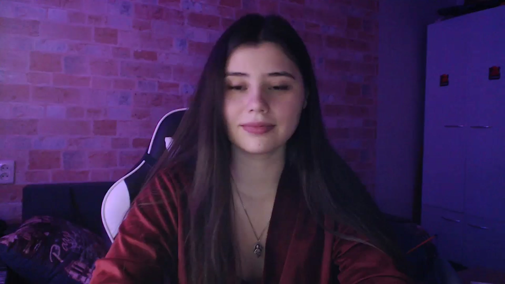 Gallery image thumbnail from Moon_light23's myfreecams stream on, 12/17/2023, 20:12 image 18 of 20