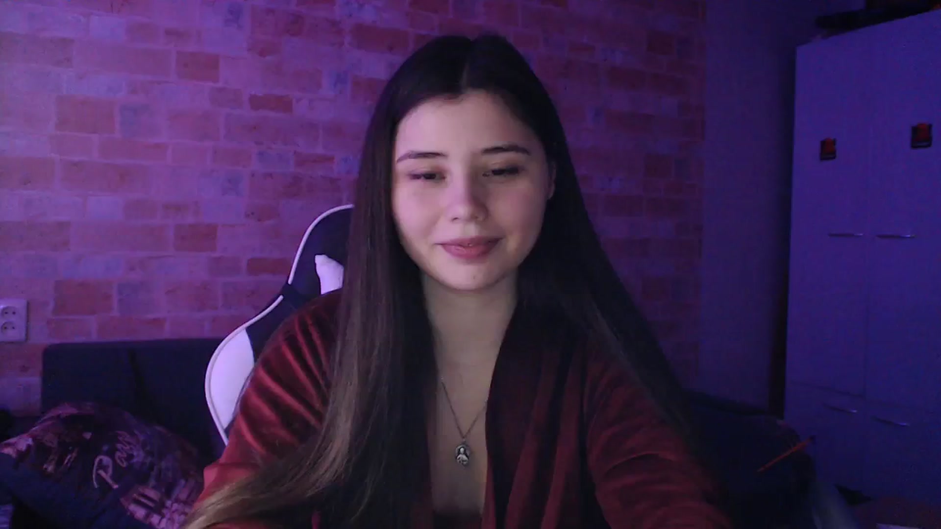 Gallery image thumbnail from Moon_light23's myfreecams stream on, 12/17/2023, 20:12 image 12 of 20