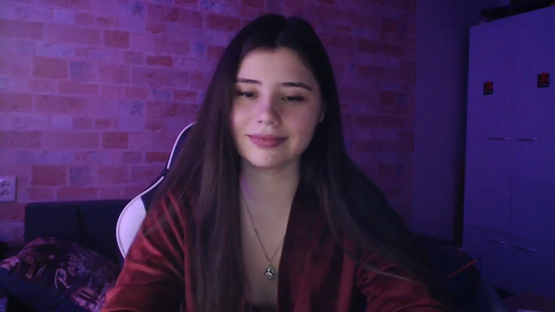 Gallery image thumbnail from Moon_light23's myfreecams stream on, 12/17/2023, 20:12 image 20 of 20
