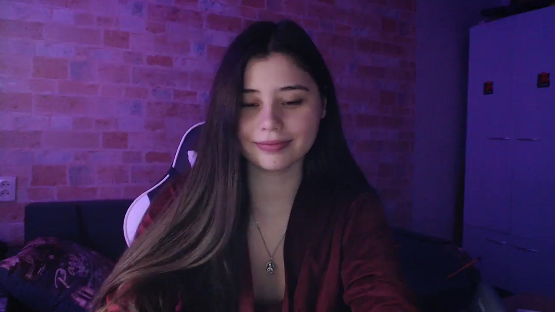 Gallery image thumbnail from Moon_light23's myfreecams stream on, 12/17/2023, 20:12 image 6 of 20