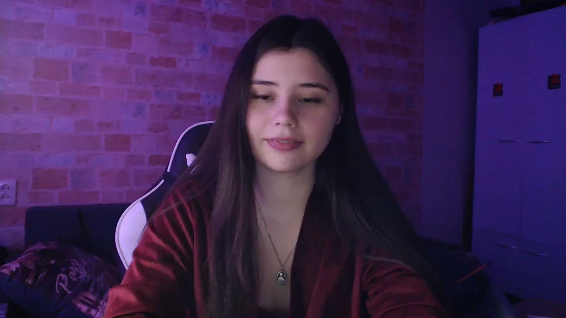 Gallery image thumbnail from Moon_light23's myfreecams stream on, 12/17/2023, 20:12 image 17 of 20