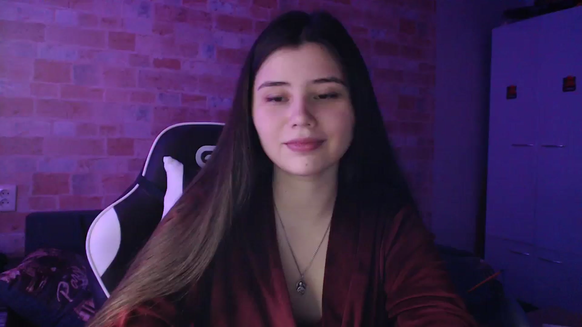 Gallery image thumbnail from Moon_light23's myfreecams stream on, 12/17/2023, 20:12 image 1 of 20