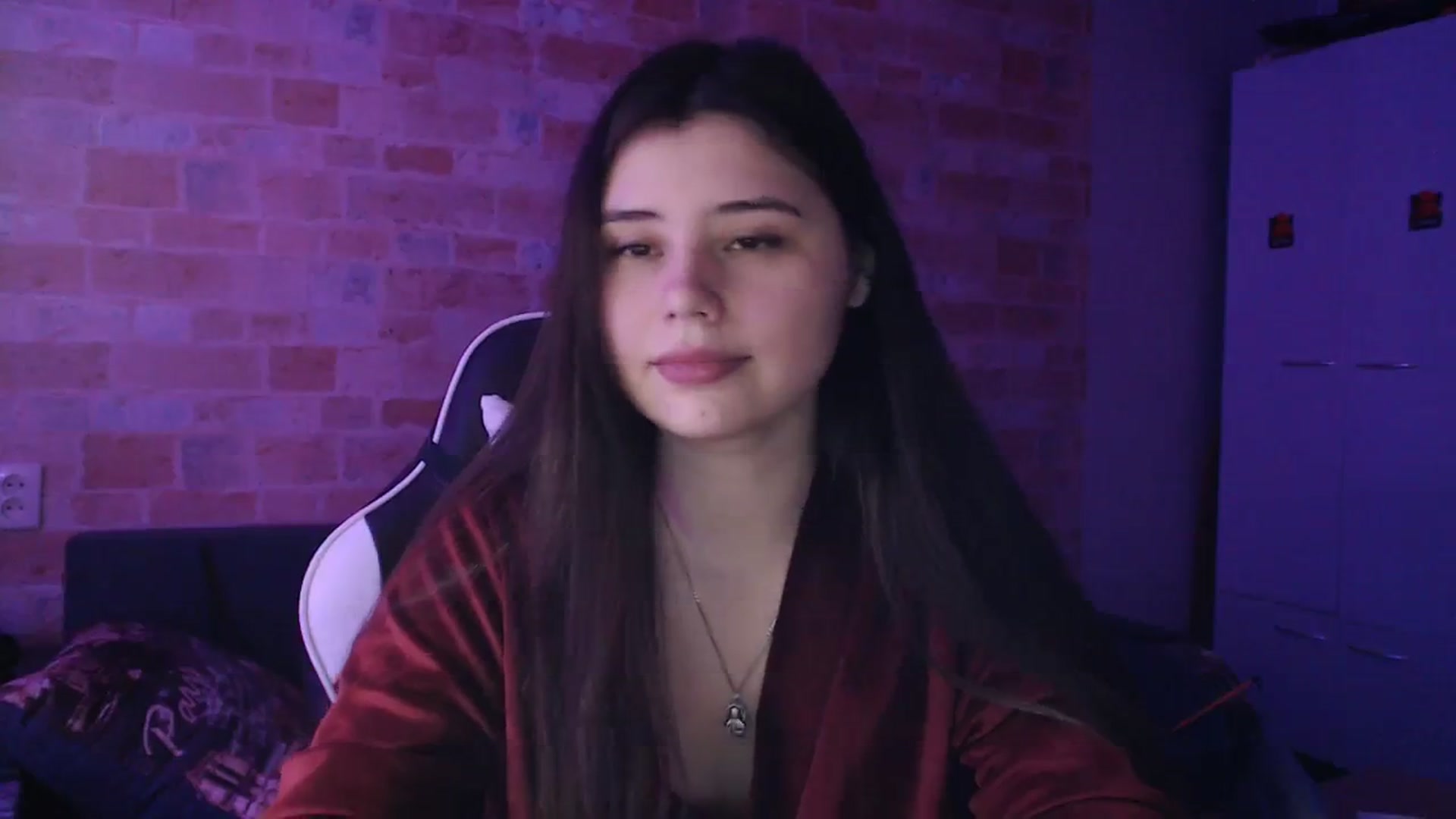 Gallery image thumbnail from Moon_light23's myfreecams stream on, 12/17/2023, 20:12 image 19 of 20