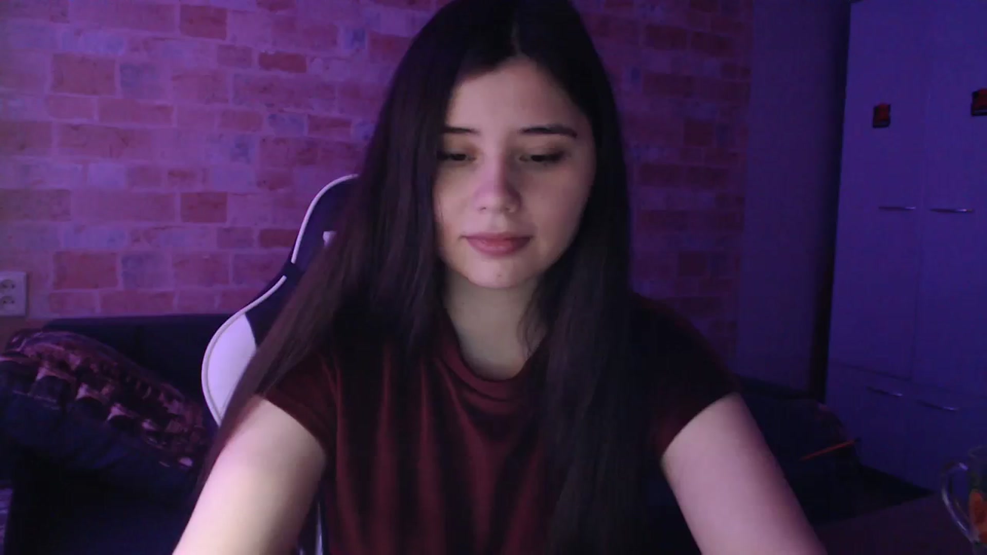 Gallery image thumbnail from Moon_light23's myfreecams stream on, 12/20/2023, 20:15 image 17 of 20