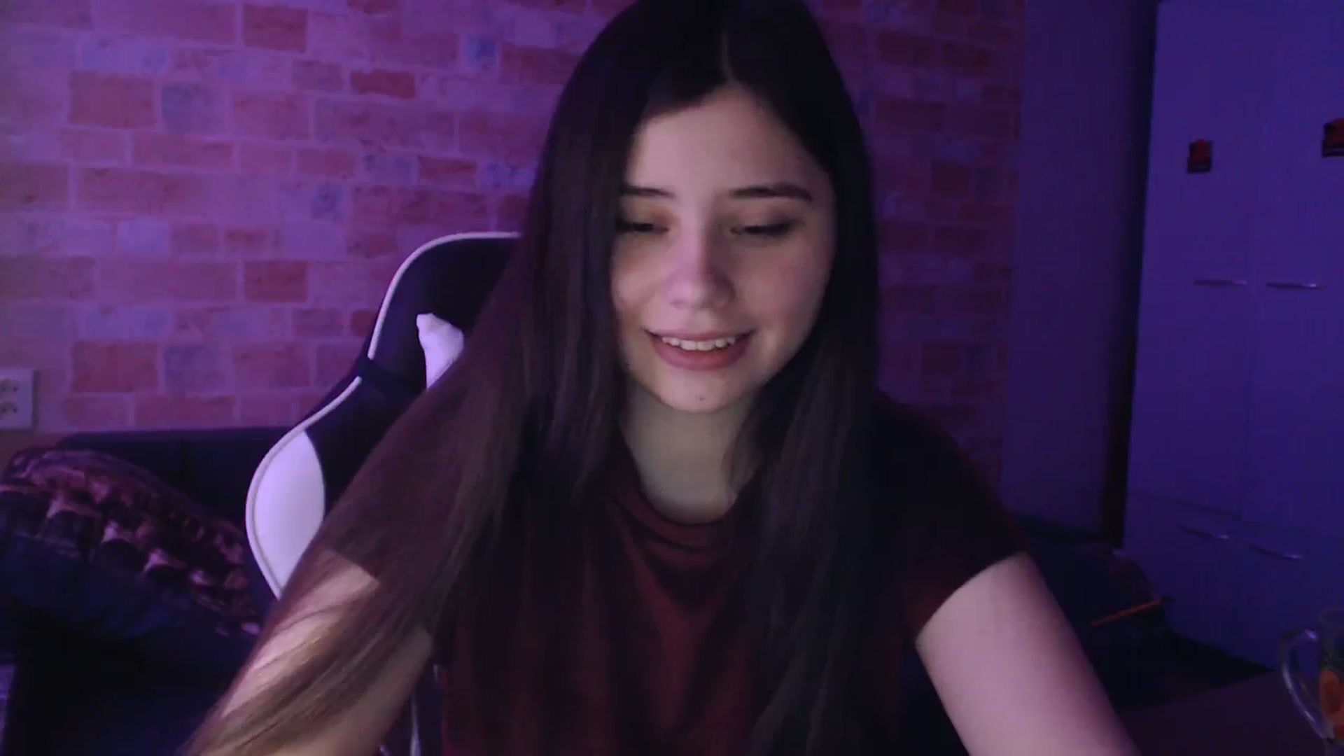 Gallery image thumbnail from Moon_light23's myfreecams stream on, 12/20/2023, 20:15 image 18 of 20