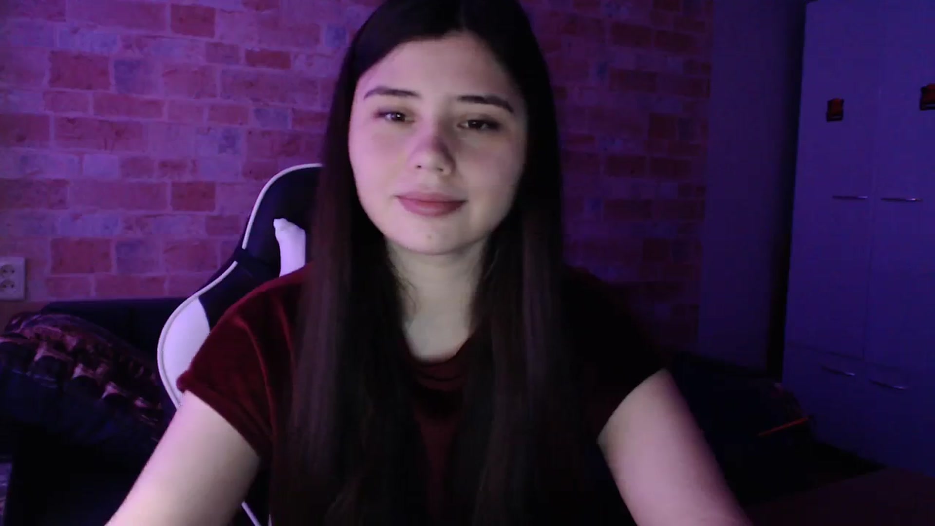 Gallery image thumbnail from Moon_light23's myfreecams stream on, 12/20/2023, 20:15 image 2 of 20