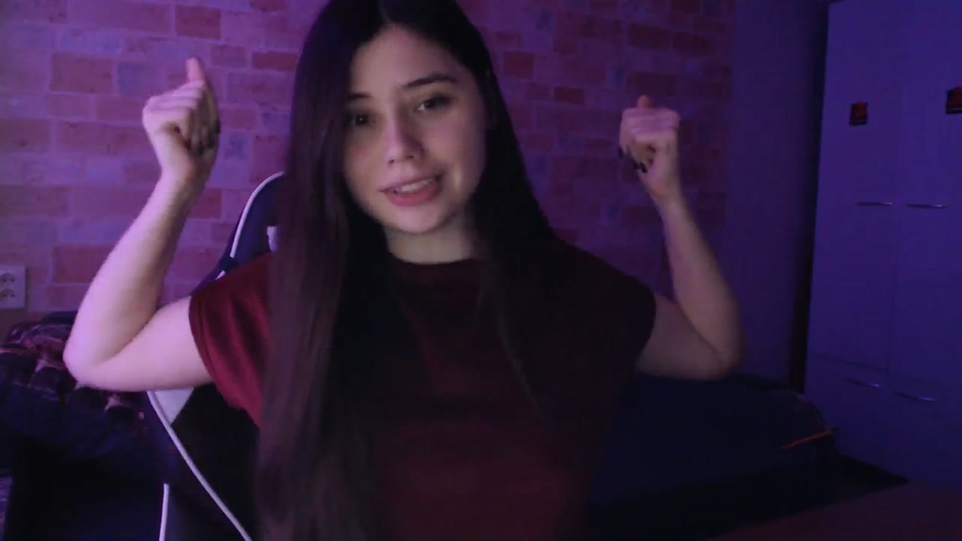 Gallery image thumbnail from Moon_light23's myfreecams stream on, 12/20/2023, 20:15 image 6 of 20
