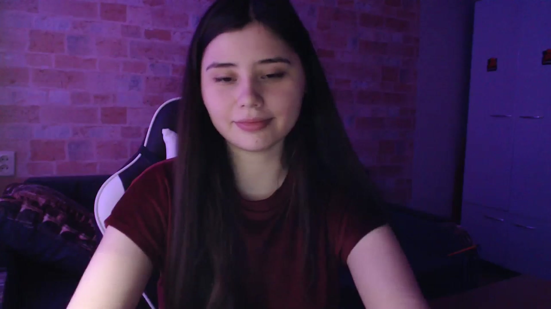 Gallery image thumbnail from Moon_light23's myfreecams stream on, 12/20/2023, 20:15 image 7 of 20