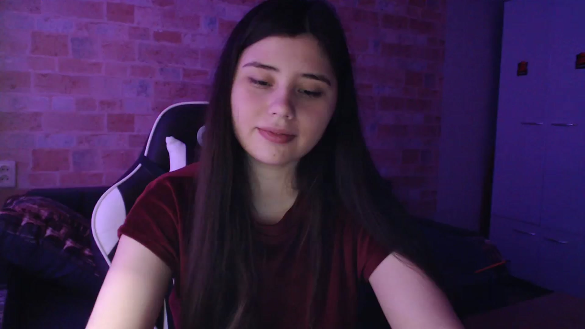Gallery image thumbnail from Moon_light23's myfreecams stream on, 12/20/2023, 20:15 image 8 of 20