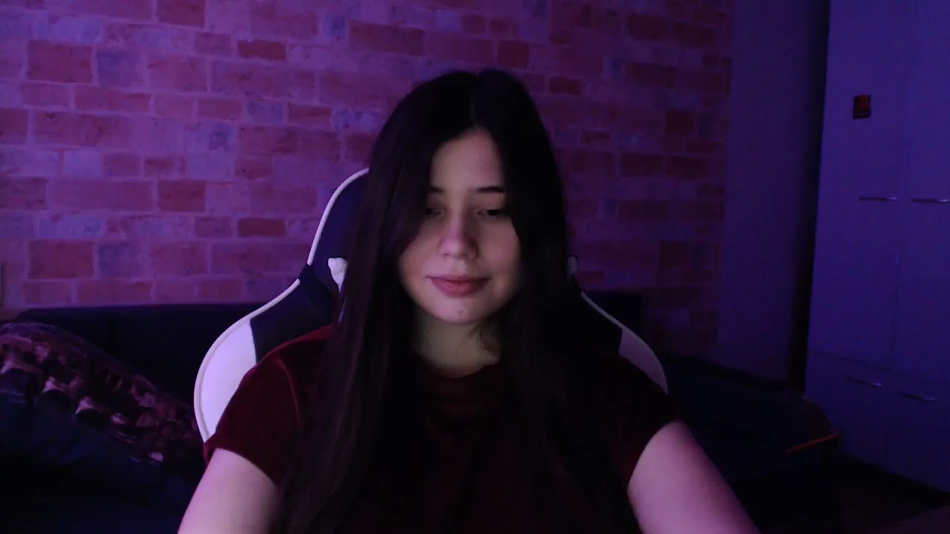 Gallery image thumbnail from Moon_light23's myfreecams stream on, 12/20/2023, 20:45 image 6 of 20