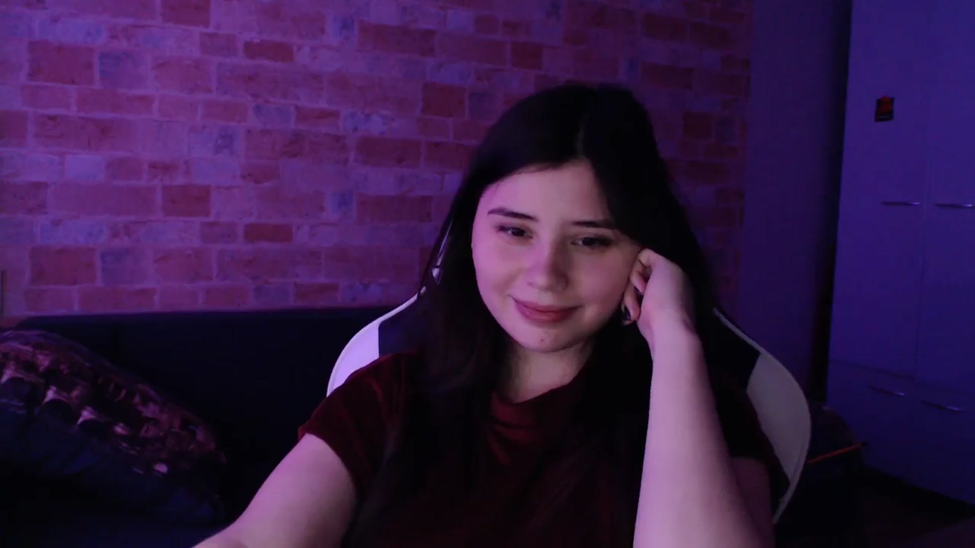 Gallery image thumbnail from Moon_light23's myfreecams stream on, 12/20/2023, 20:45 image 10 of 20