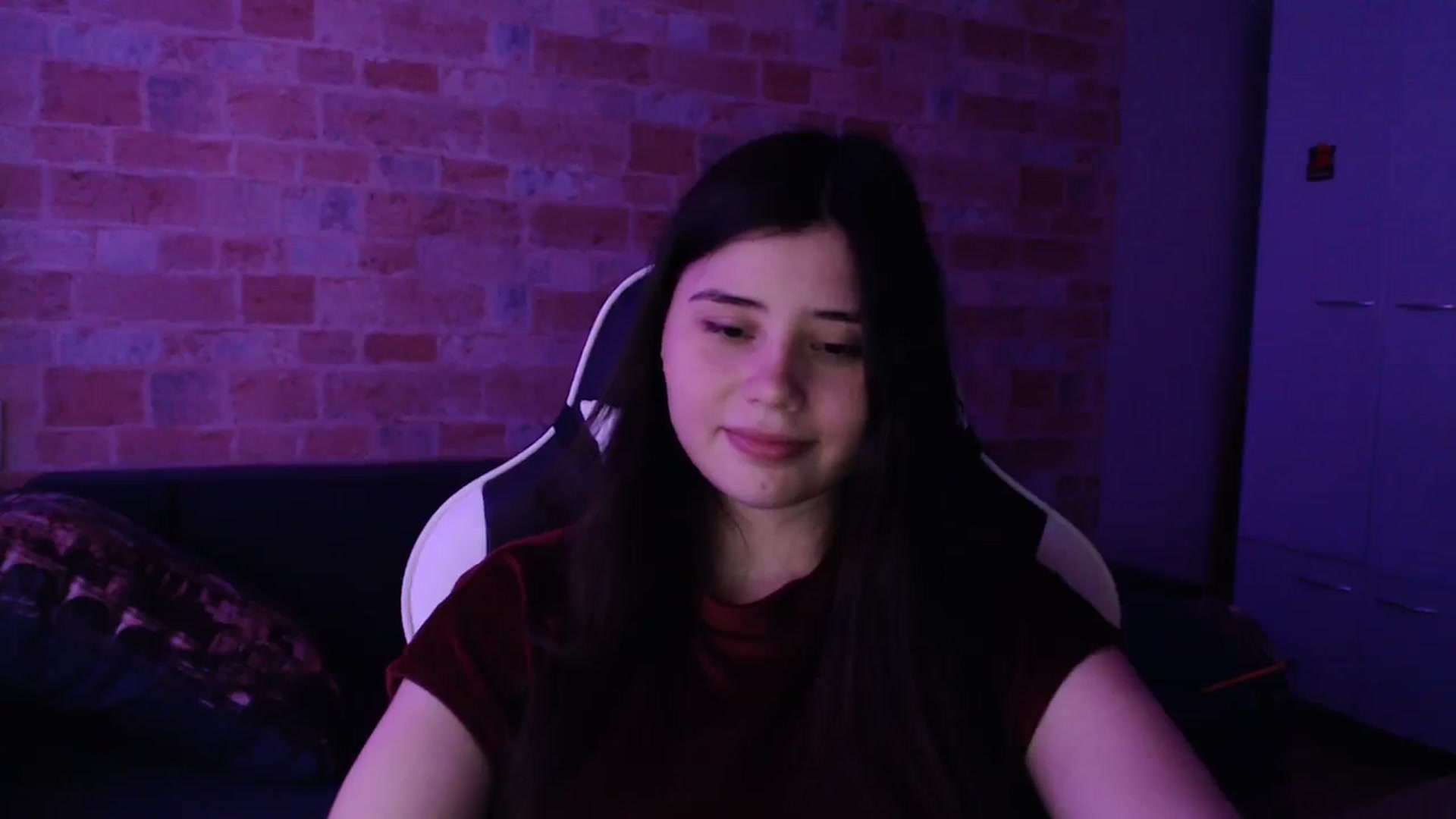 Gallery image thumbnail from Moon_light23's myfreecams stream on, 12/20/2023, 20:45 image 12 of 20