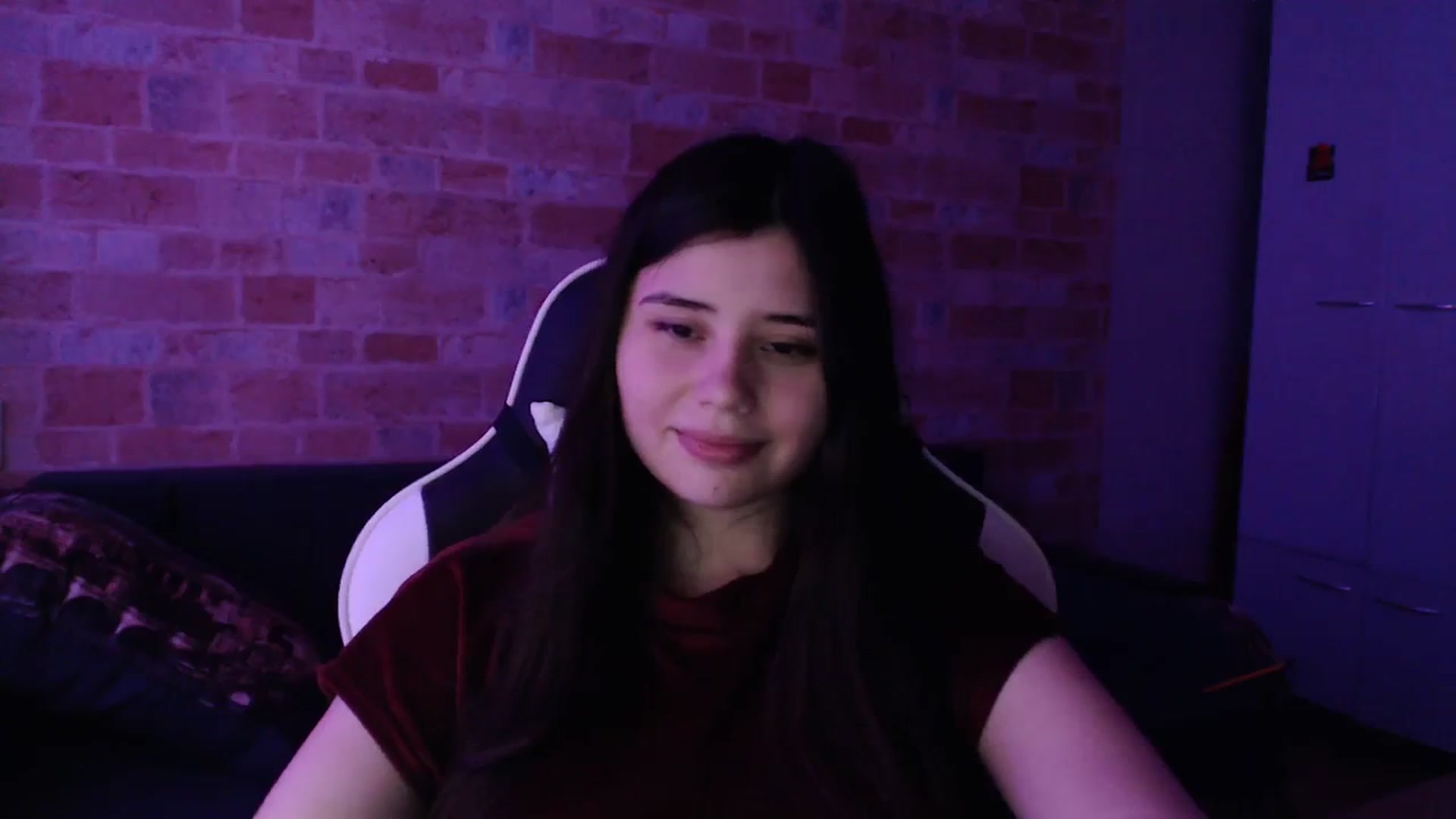 Gallery image thumbnail from Moon_light23's myfreecams stream on, 12/20/2023, 20:45 image 15 of 20