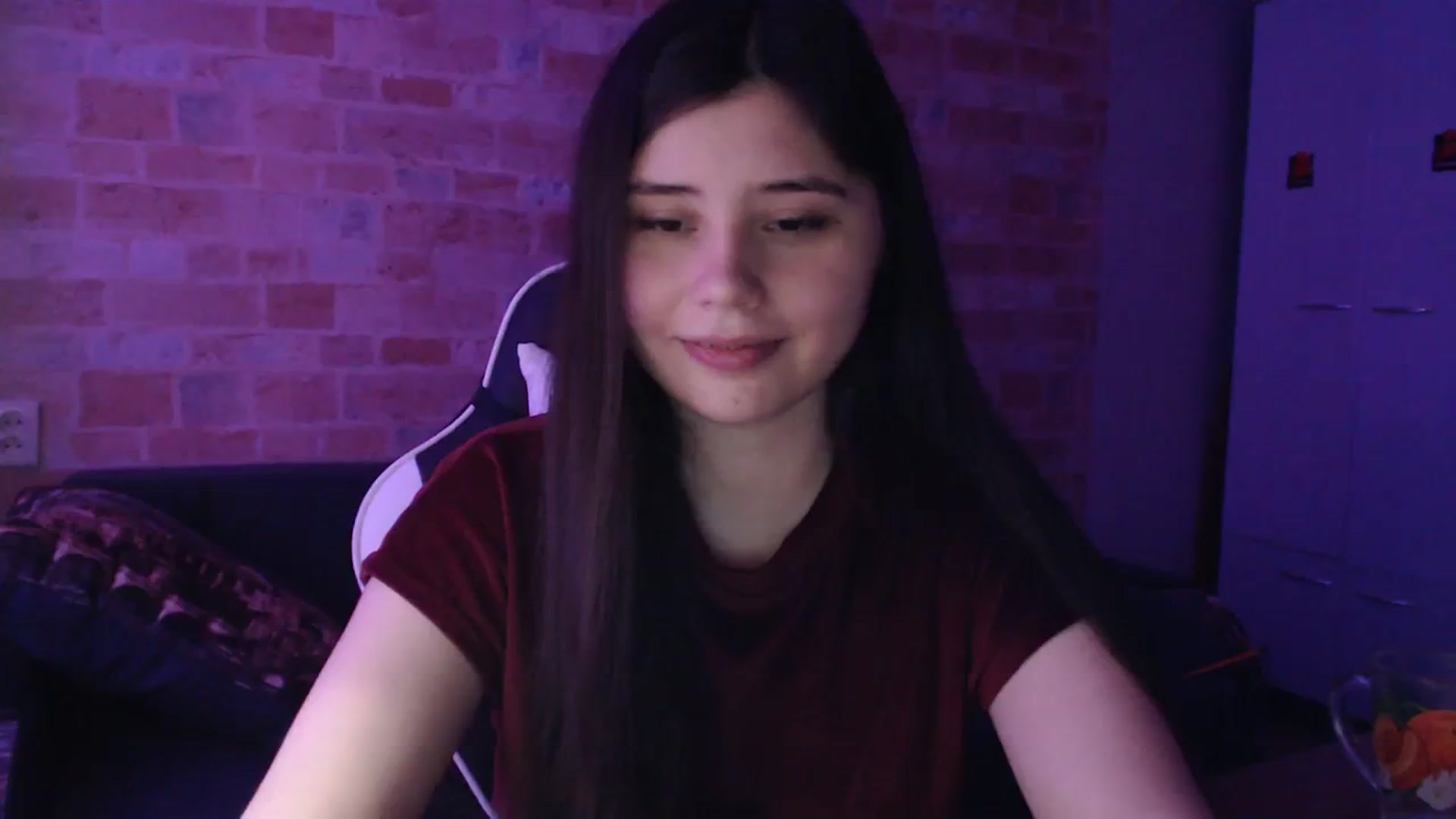 Gallery image thumbnail from Moon_light23's myfreecams stream on, 12/20/2023, 20:45 image 3 of 20