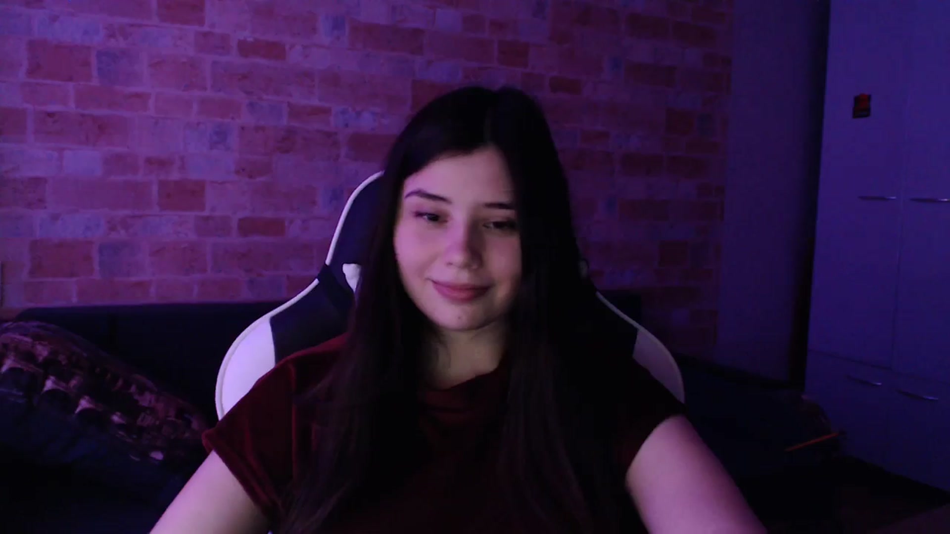 Gallery image thumbnail from Moon_light23's myfreecams stream on, 12/20/2023, 20:45 image 17 of 20