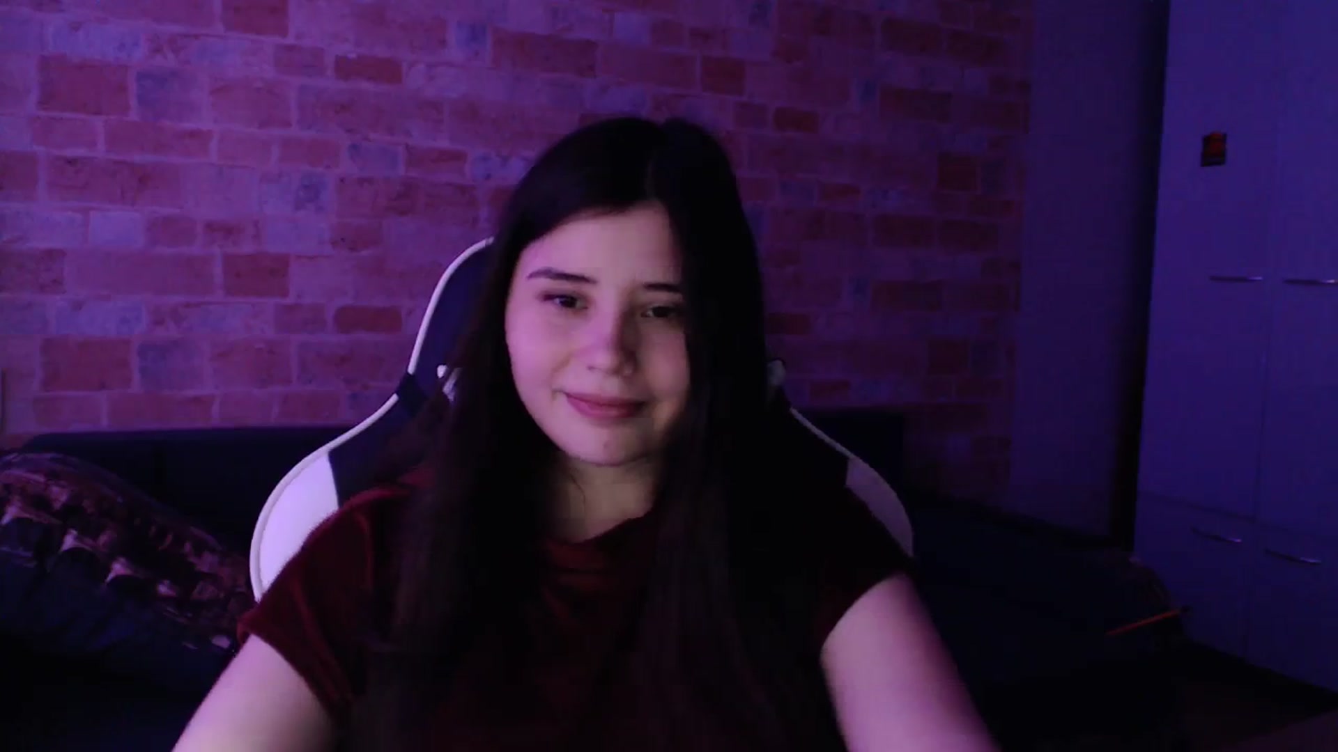 Gallery image thumbnail from Moon_light23's myfreecams stream on, 12/20/2023, 20:45 image 13 of 20