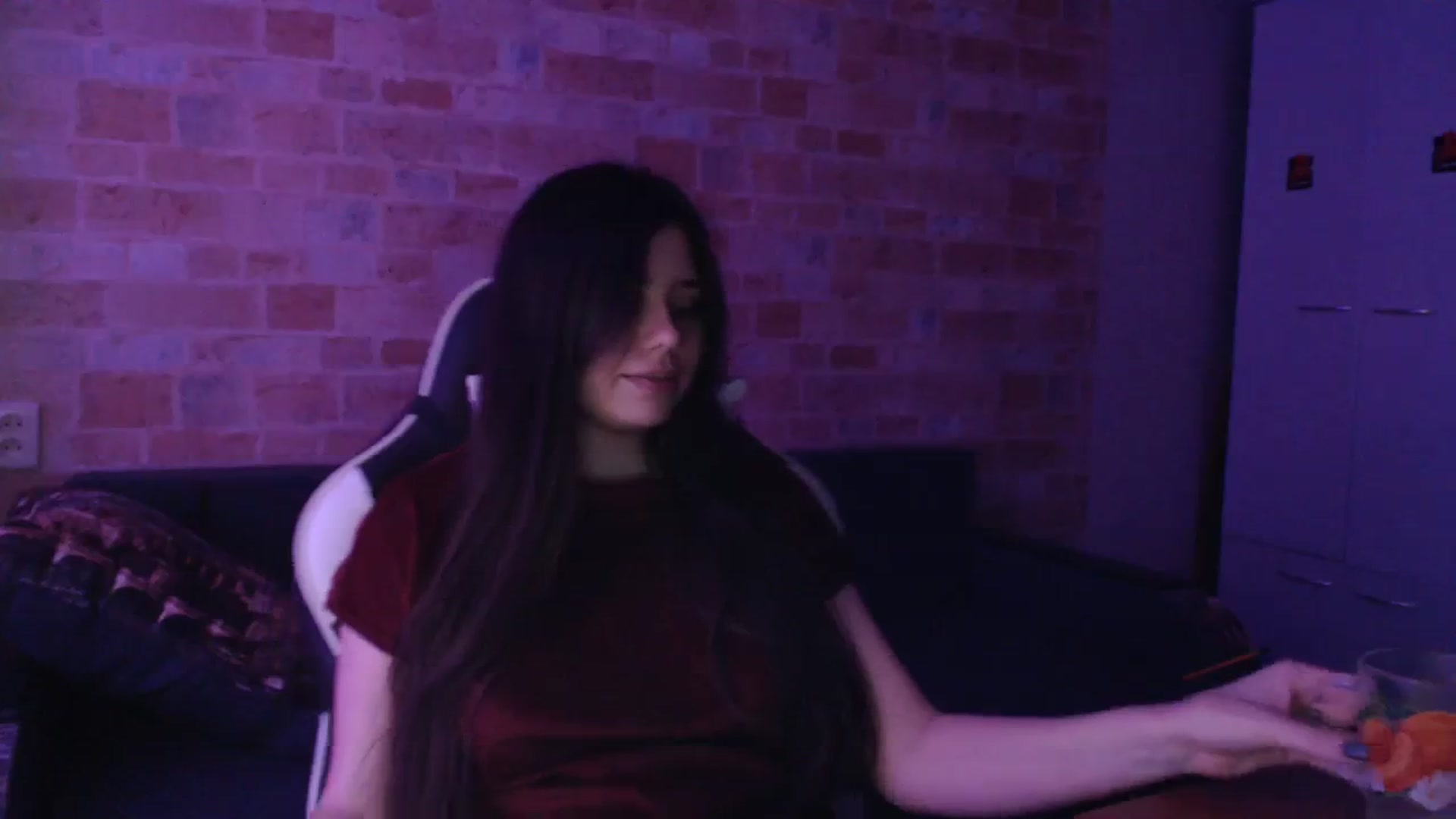 Gallery image thumbnail from Moon_light23's myfreecams stream on, 12/20/2023, 20:45 image 5 of 20