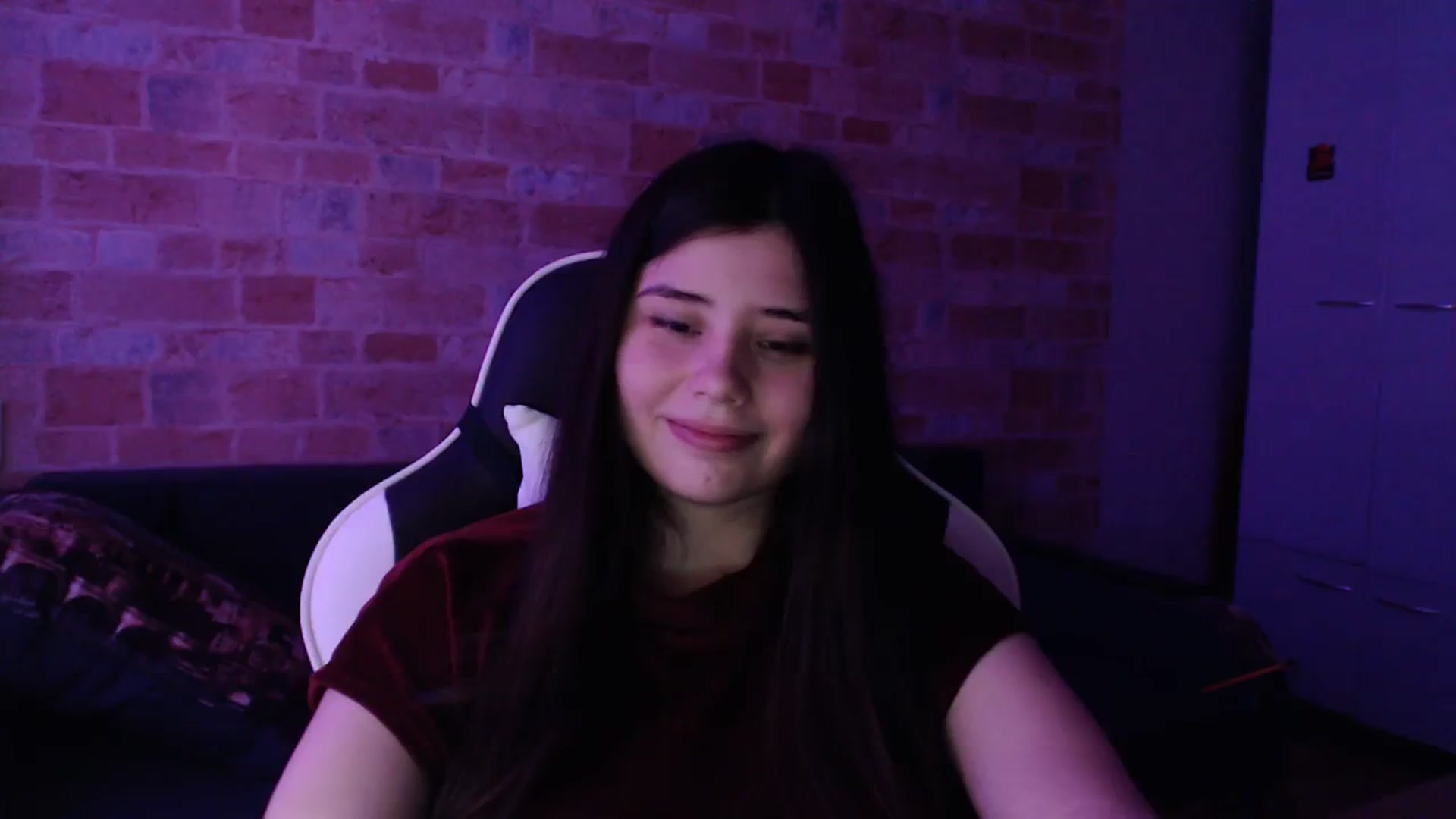Gallery image thumbnail from Moon_light23's myfreecams stream on, 12/20/2023, 20:45 image 20 of 20