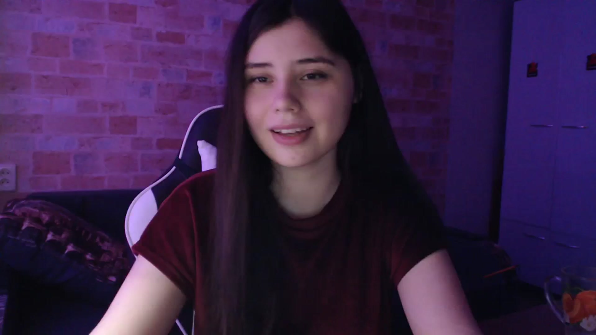 Gallery image thumbnail from Moon_light23's myfreecams stream on, 12/20/2023, 20:45 image 1 of 20