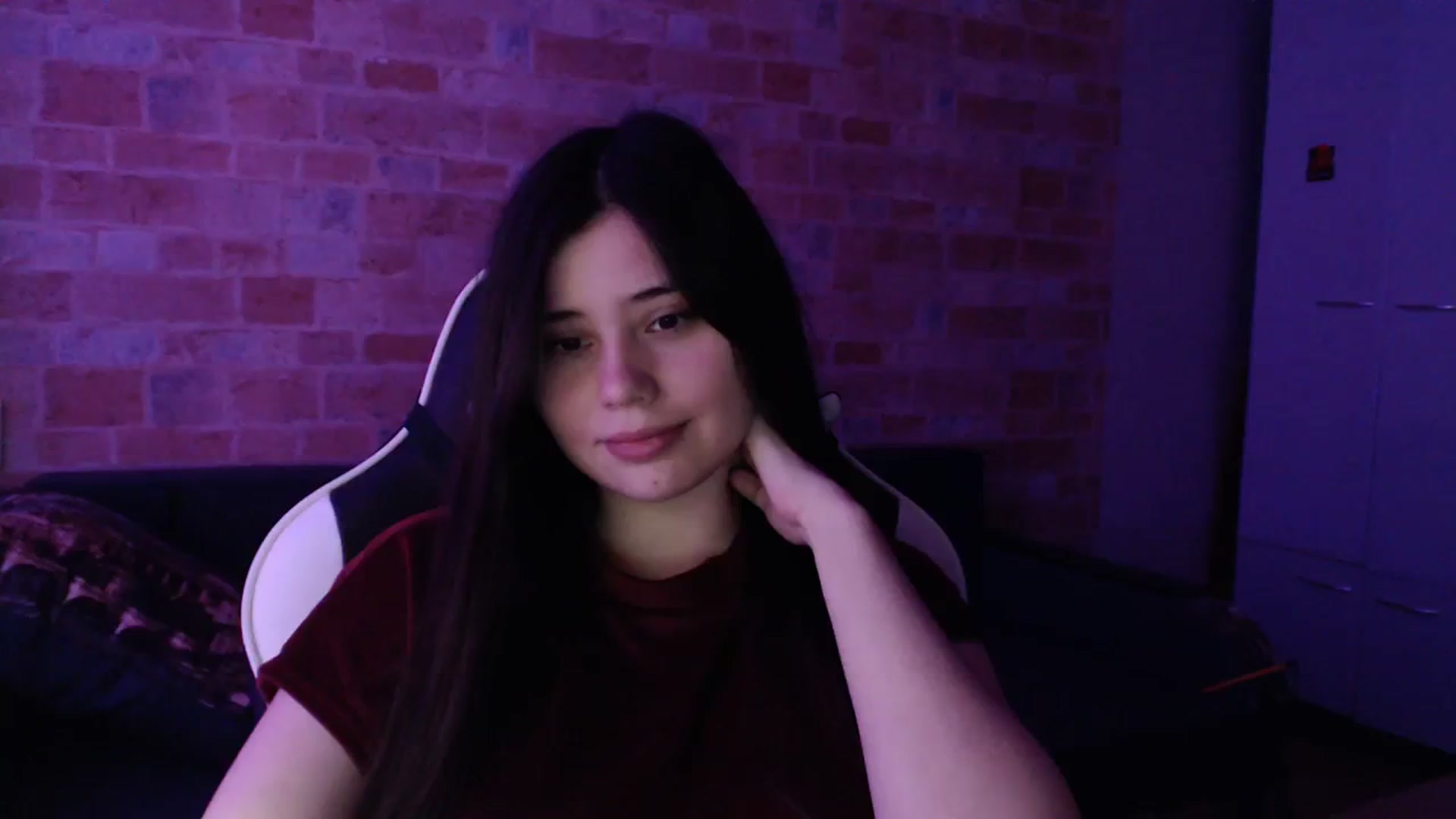 Gallery image thumbnail from Moon_light23's myfreecams stream on, 12/20/2023, 20:45 image 7 of 20