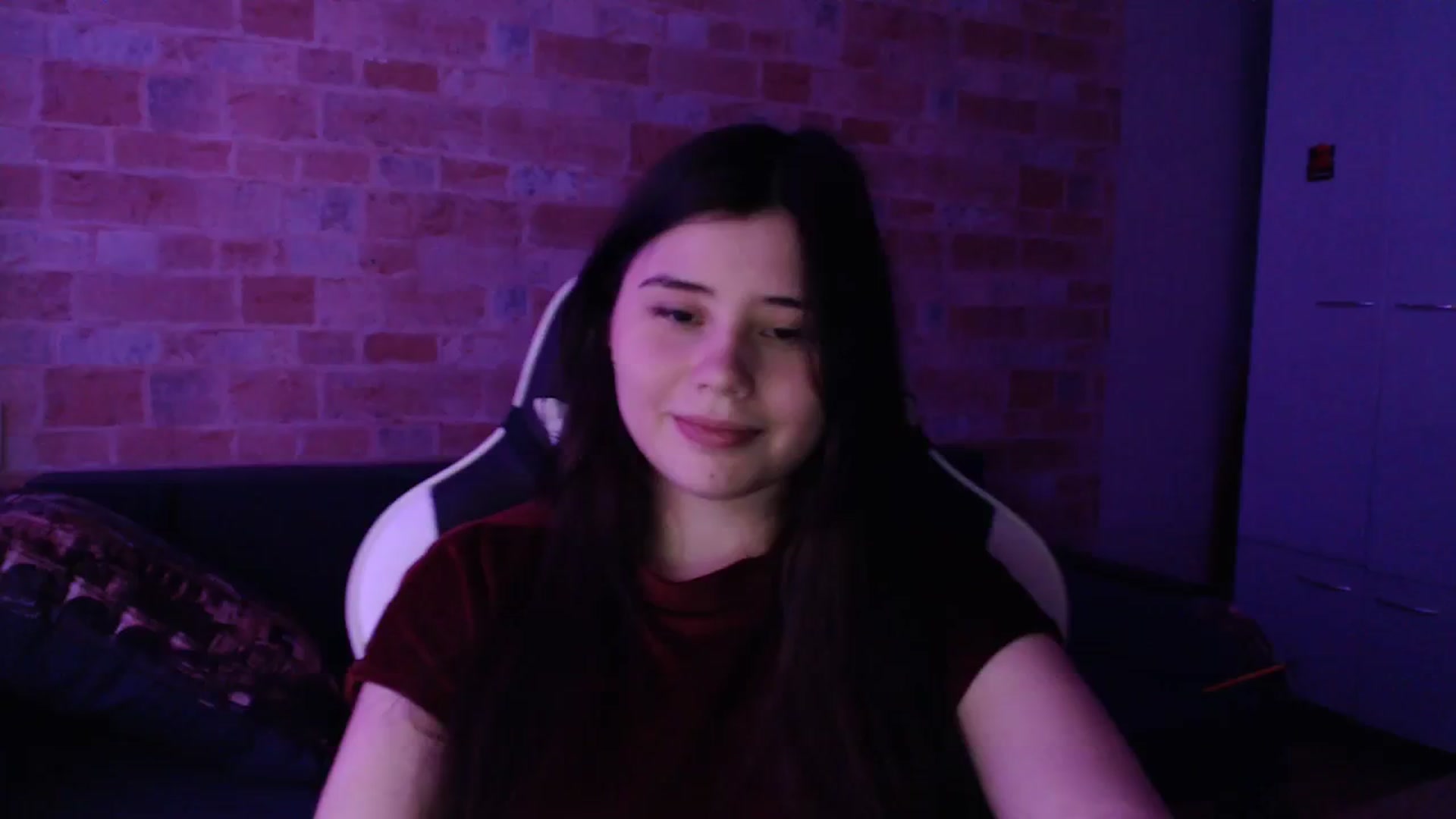 Gallery image thumbnail from Moon_light23's myfreecams stream on, 12/20/2023, 20:45 image 9 of 20