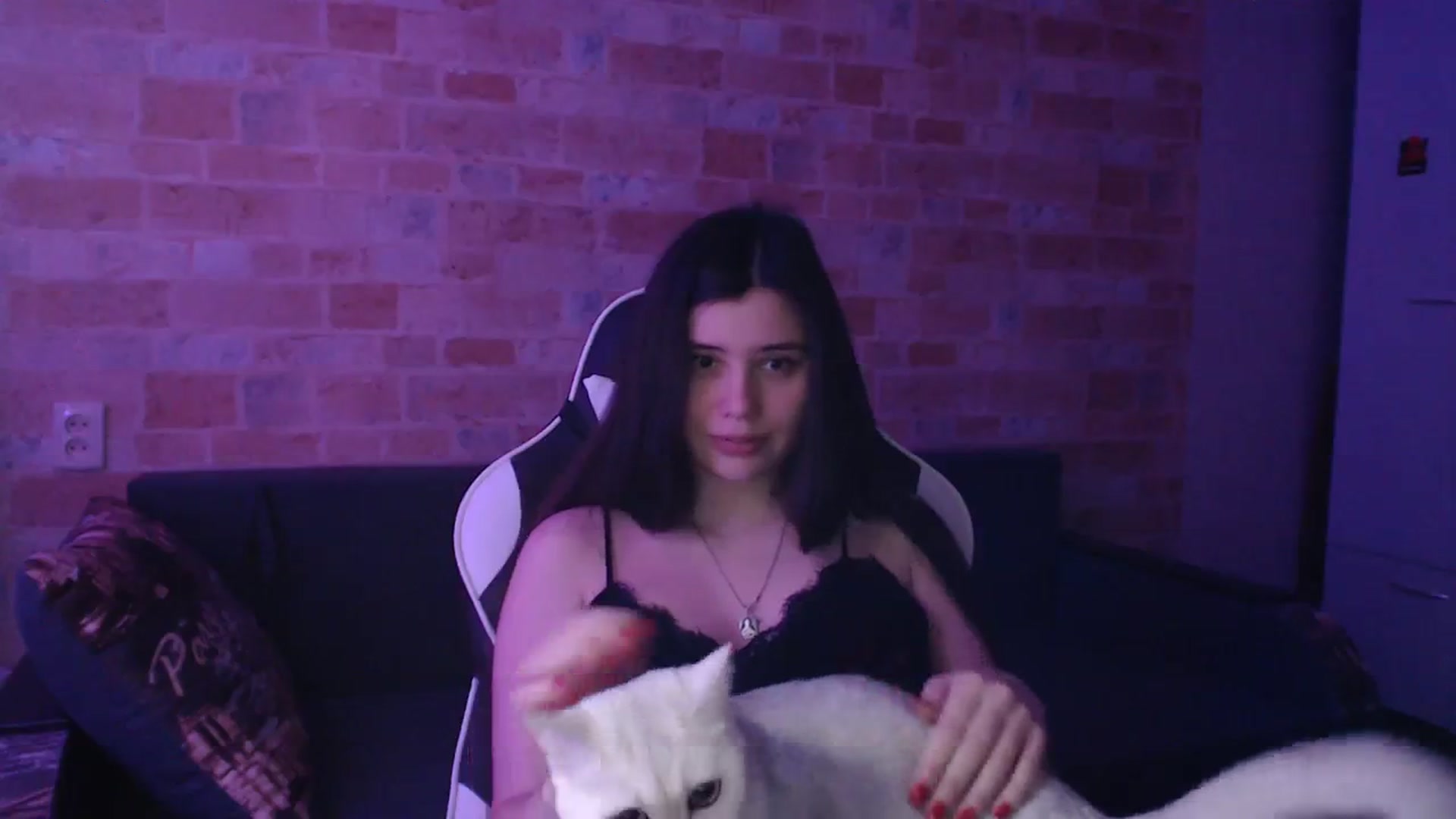 Gallery image thumbnail from Moon_light23's myfreecams stream on, 02/11/2024, 20:48 image 11 of 20