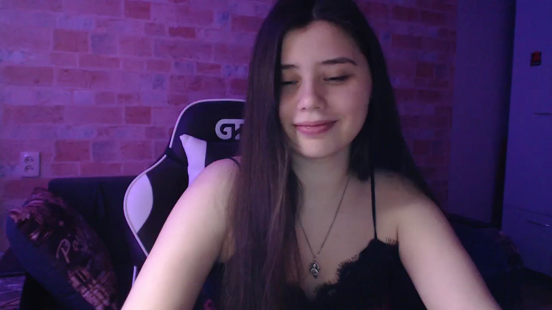 Gallery image thumbnail from Moon_light23's myfreecams stream on, 02/11/2024, 20:48 image 3 of 20