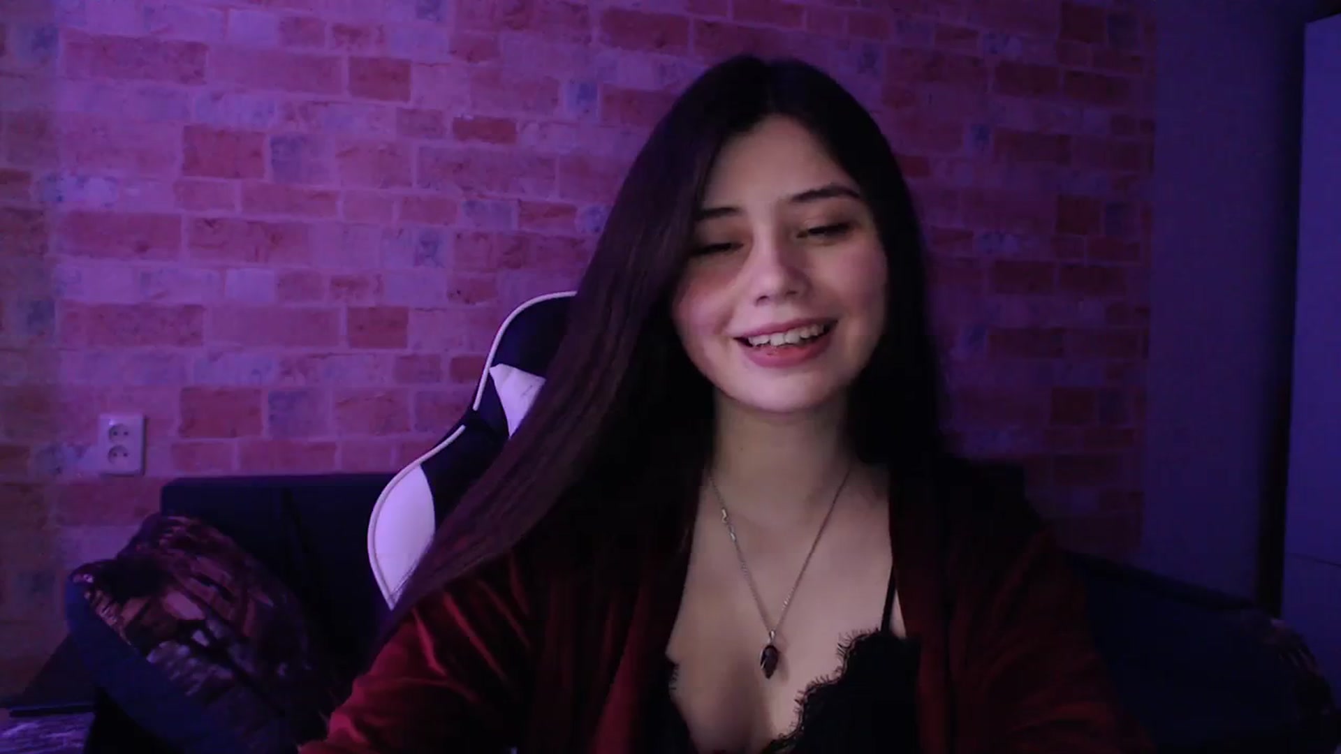 Gallery image thumbnail from Moon_light23's myfreecams stream on, 03/06/2024, 20:22 image 12 of 20