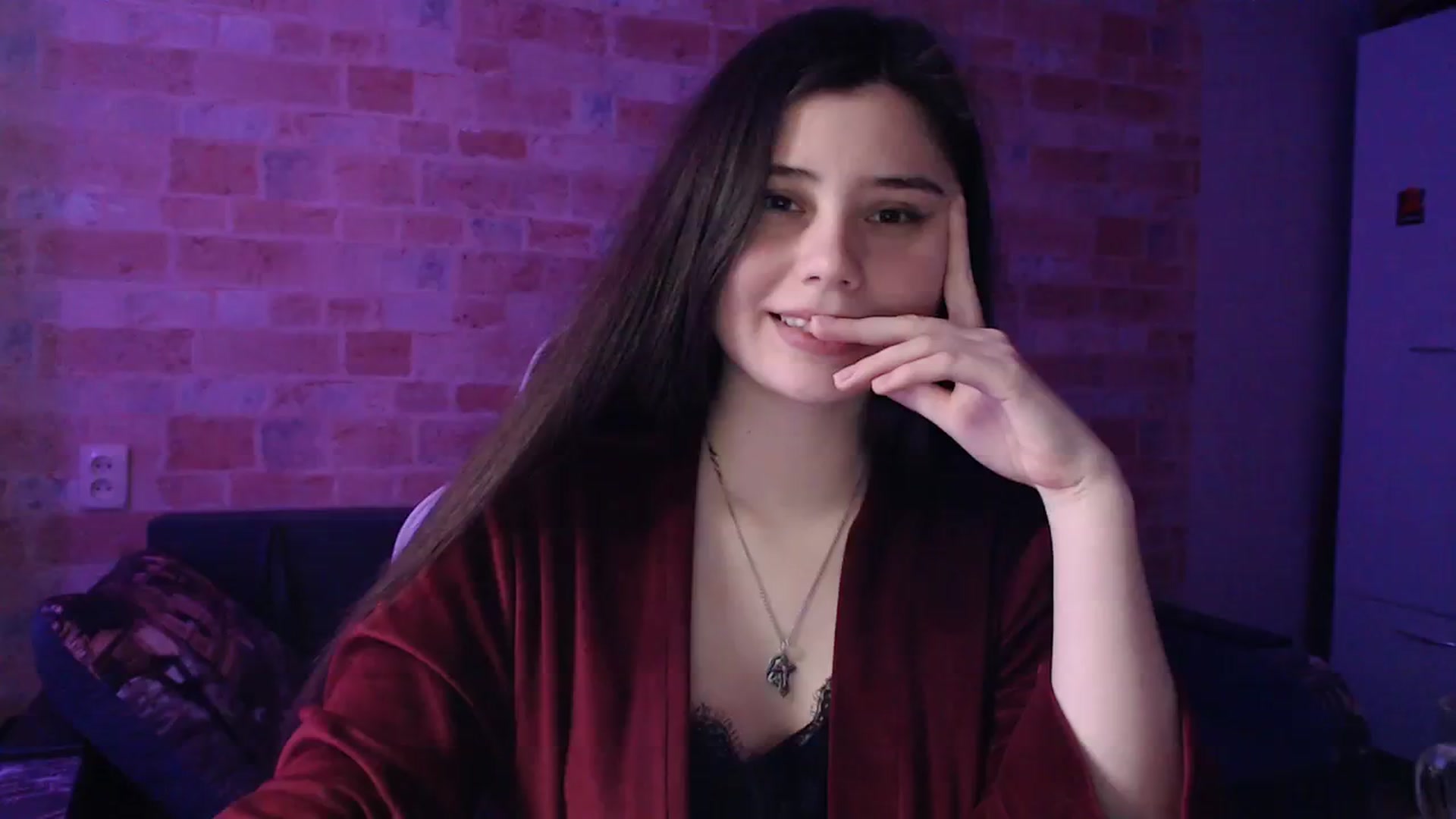 Gallery image thumbnail from Moon_light23's myfreecams stream on, 03/13/2024, 20:14 image 1 of 20