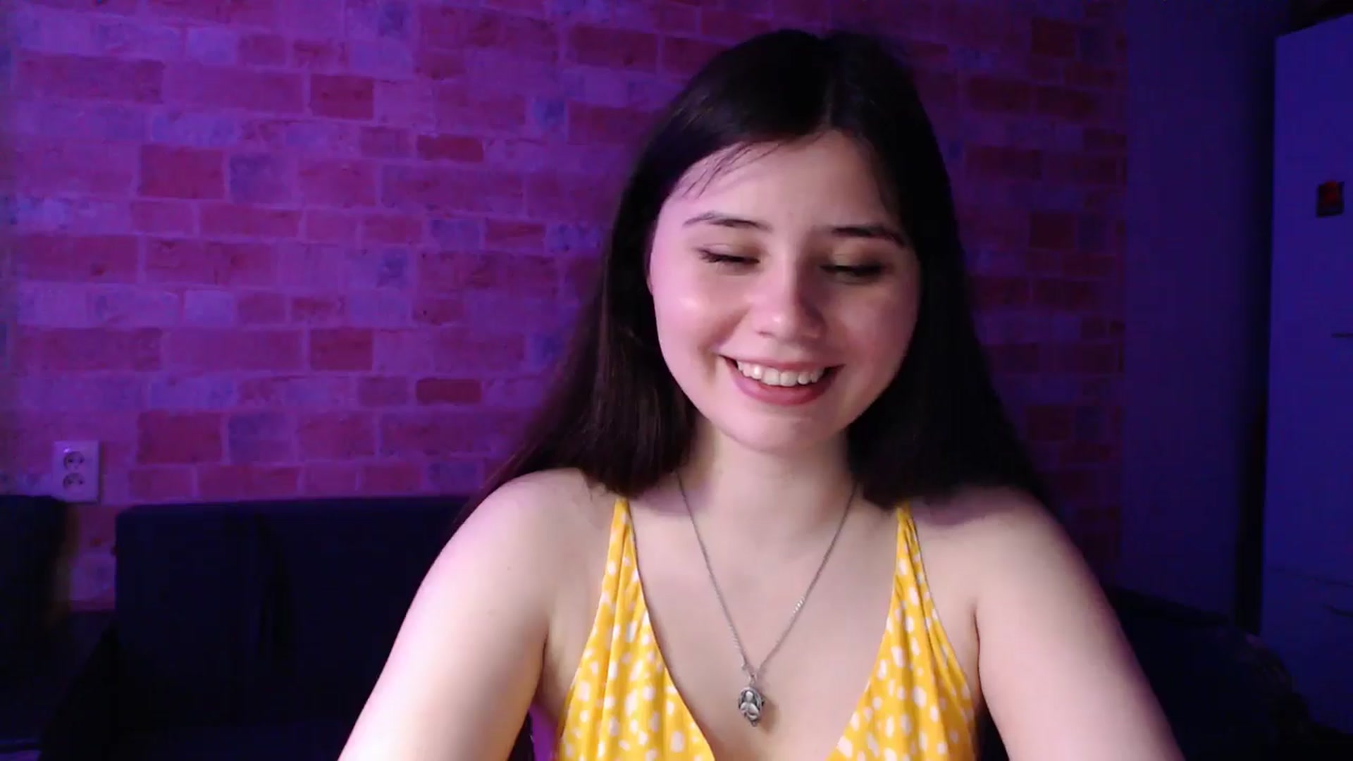 Gallery image thumbnail from Moon_light23's myfreecams stream on, 04/16/2024, 19:29 image 18 of 20