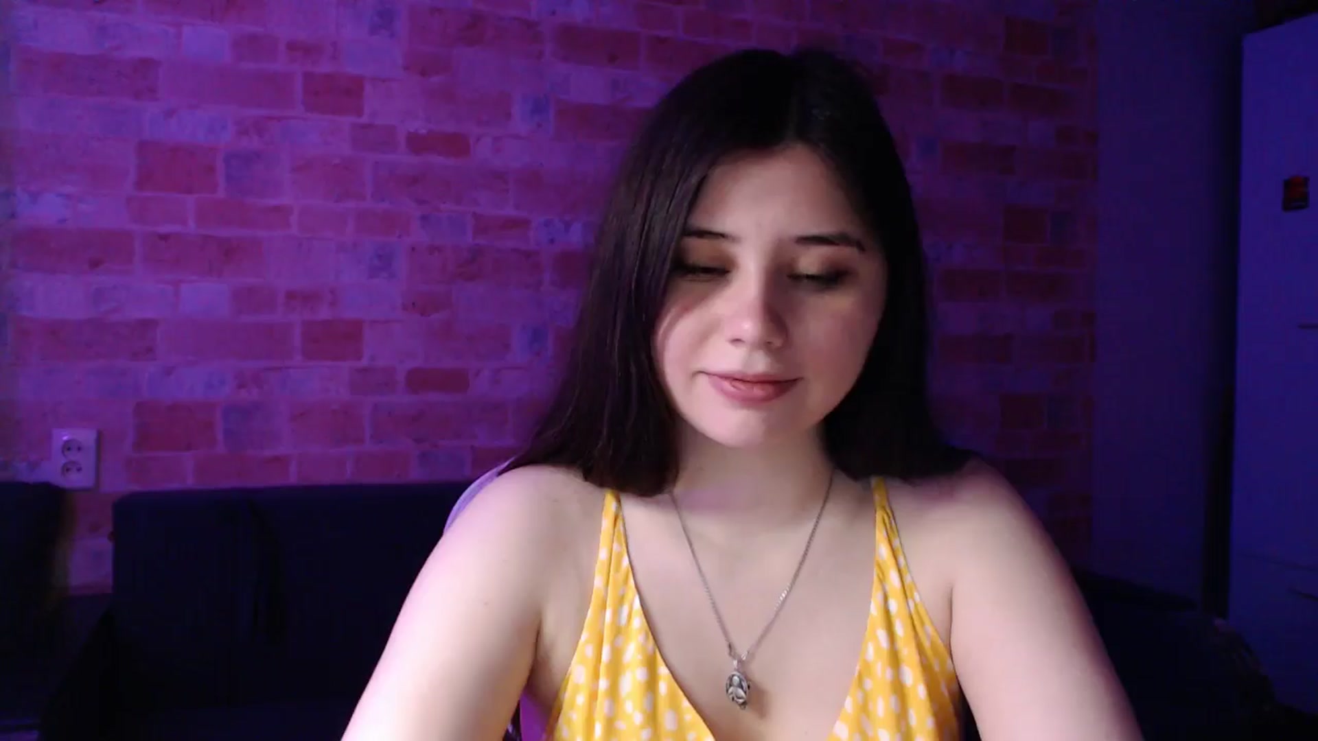 Gallery image thumbnail from Moon_light23's myfreecams stream on, 04/16/2024, 19:29 image 10 of 20