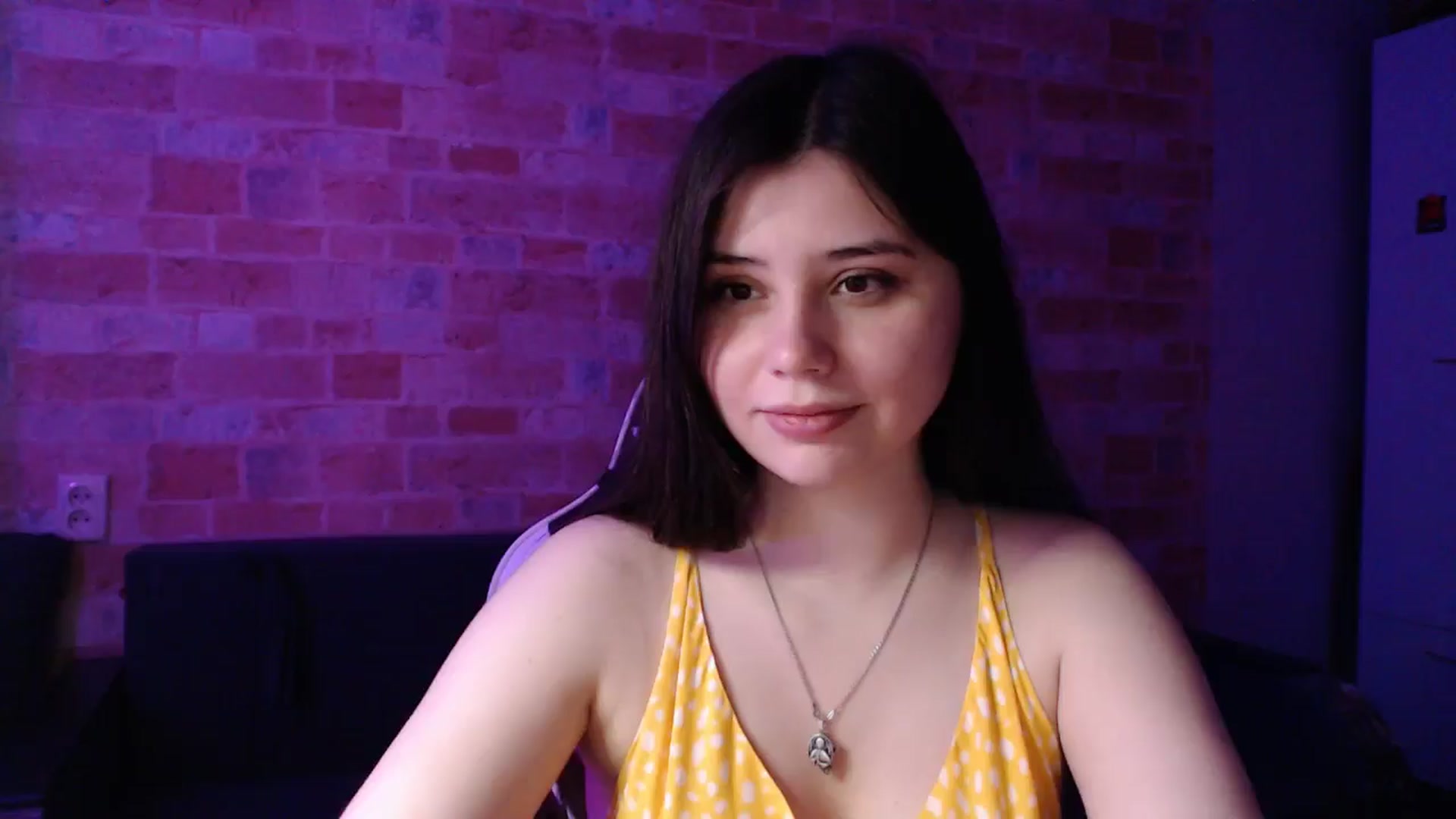 Gallery image thumbnail from Moon_light23's myfreecams stream on, 04/16/2024, 19:29 image 9 of 20