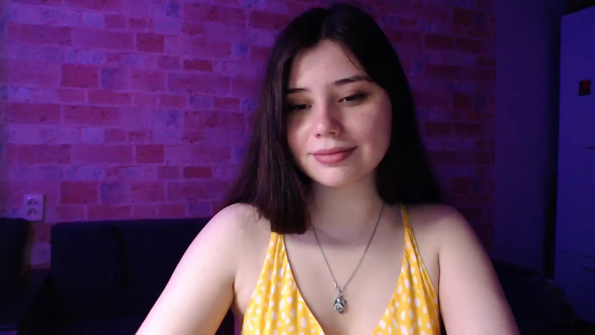 Gallery image thumbnail from Moon_light23's myfreecams stream on, 04/16/2024, 19:29 image 14 of 20