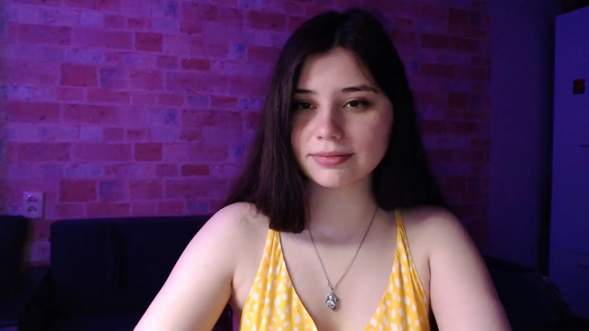 Gallery image thumbnail from Moon_light23's myfreecams stream on, 04/16/2024, 19:29 image 15 of 20