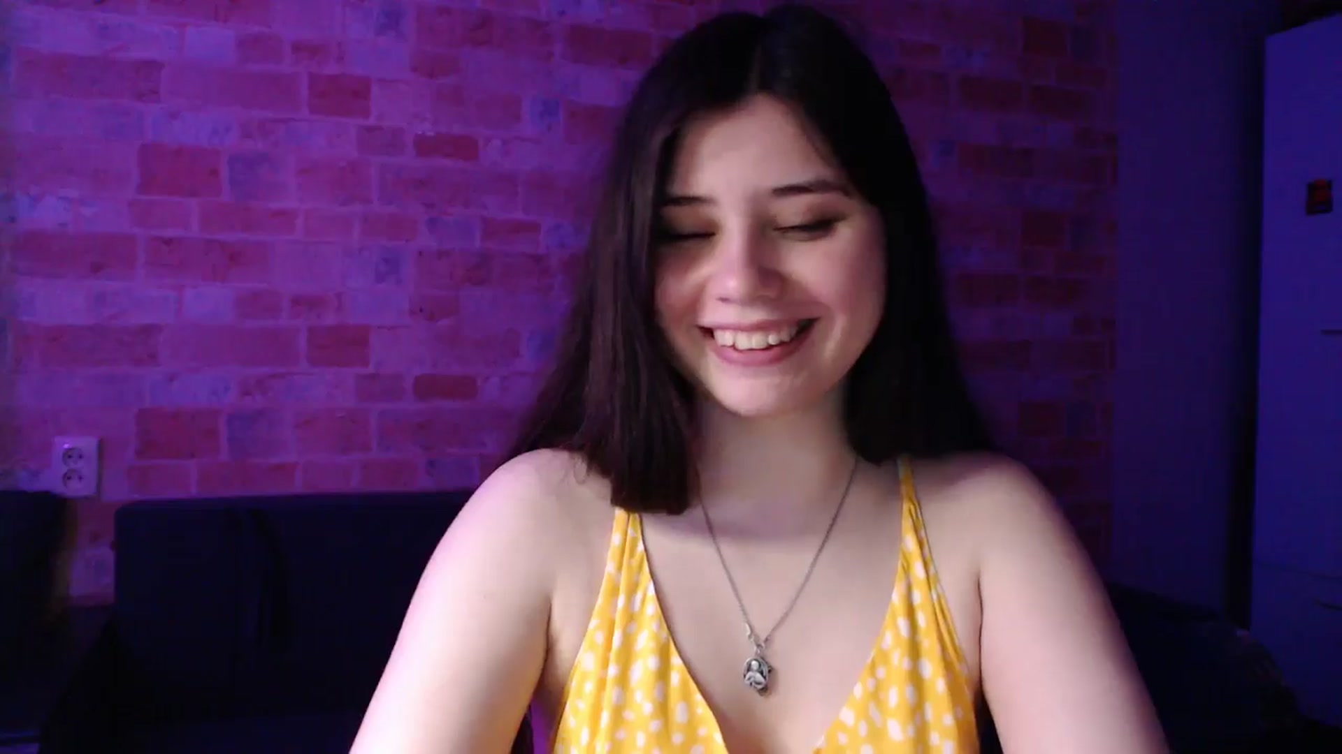 Gallery image thumbnail from Moon_light23's myfreecams stream on, 04/16/2024, 19:29 image 13 of 20