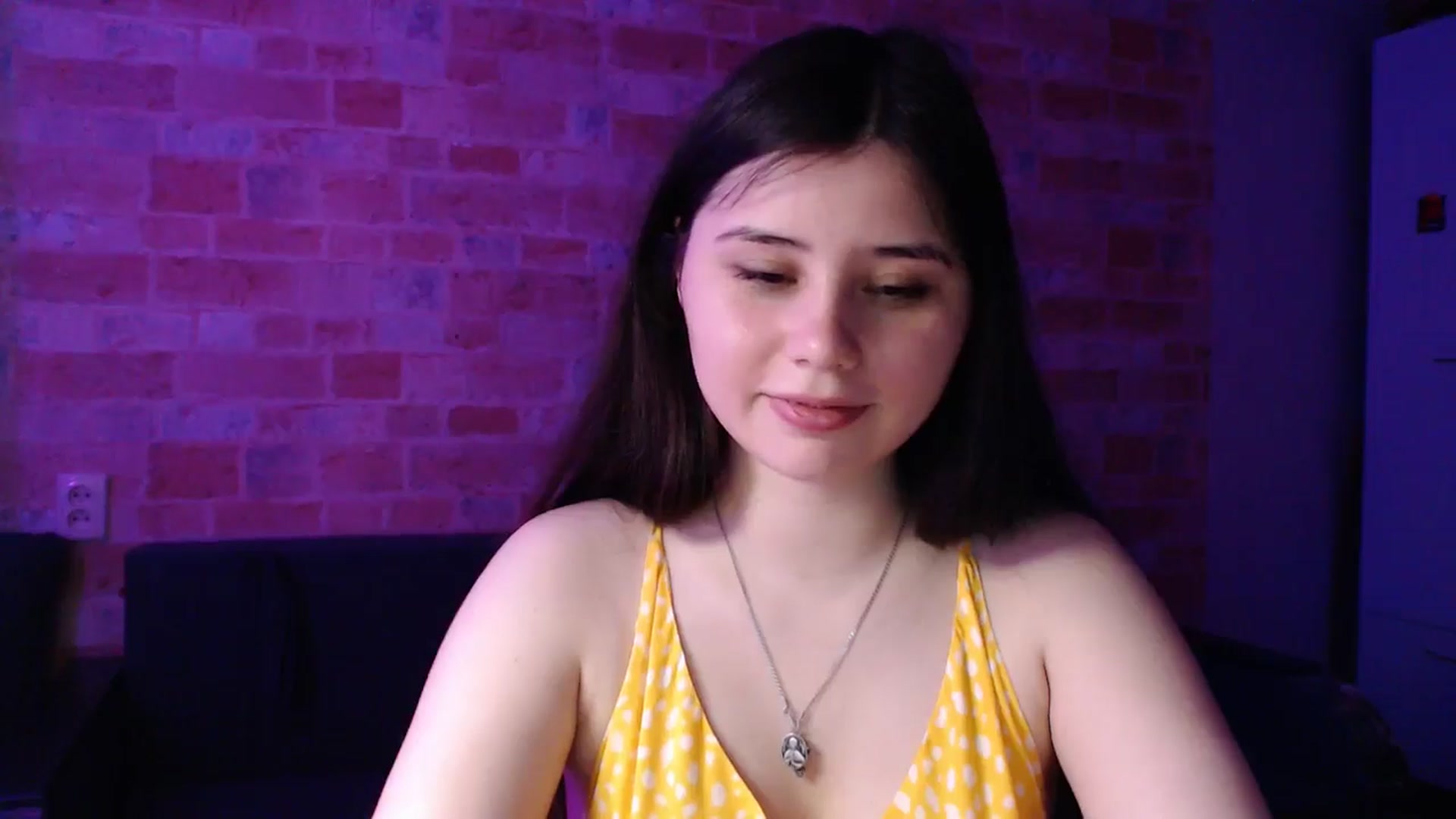 Gallery image thumbnail from Moon_light23's myfreecams stream on, 04/16/2024, 19:29 image 16 of 20