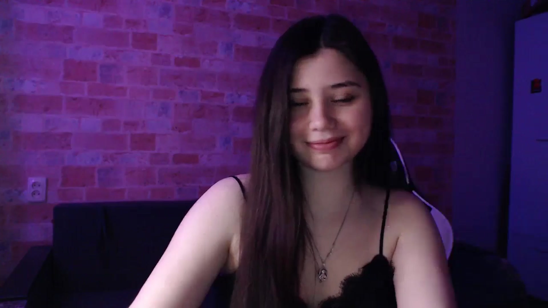 Gallery image thumbnail from Moon_light23's myfreecams stream on, 04/23/2024, 18:08 image 20 of 20