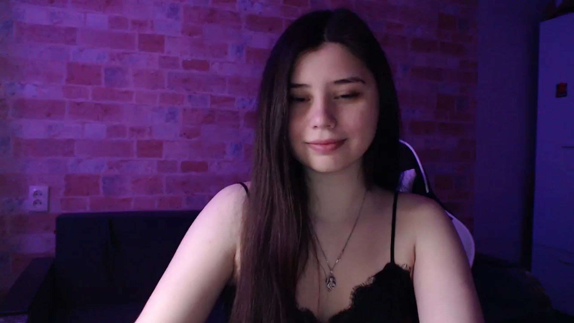 Gallery image thumbnail from Moon_light23's myfreecams stream on, 04/23/2024, 18:08 image 16 of 20