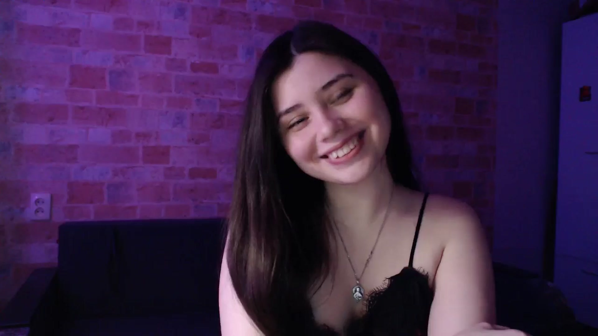 Gallery image thumbnail from Moon_light23's myfreecams stream on, 04/23/2024, 18:08 image 14 of 20