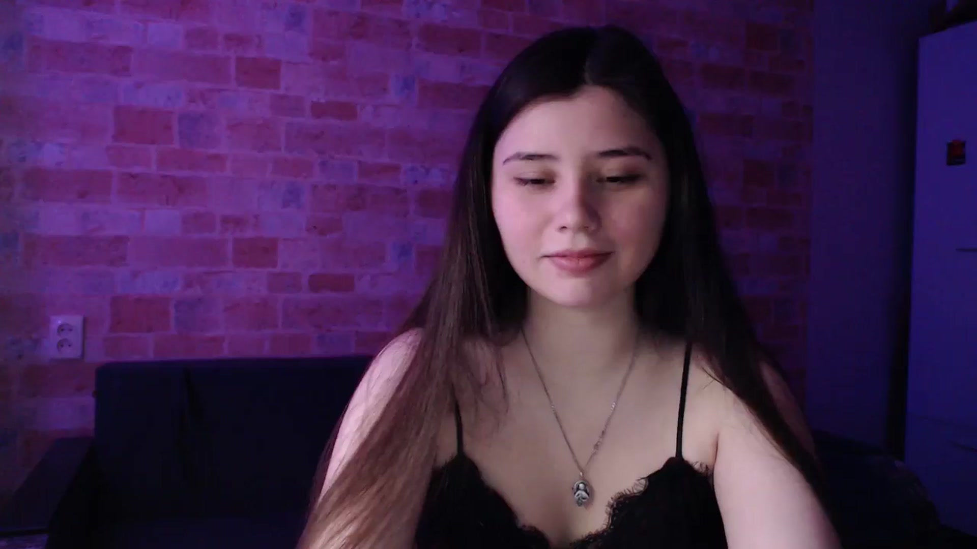 Gallery image thumbnail from Moon_light23's myfreecams stream on, 04/23/2024, 18:08 image 6 of 20