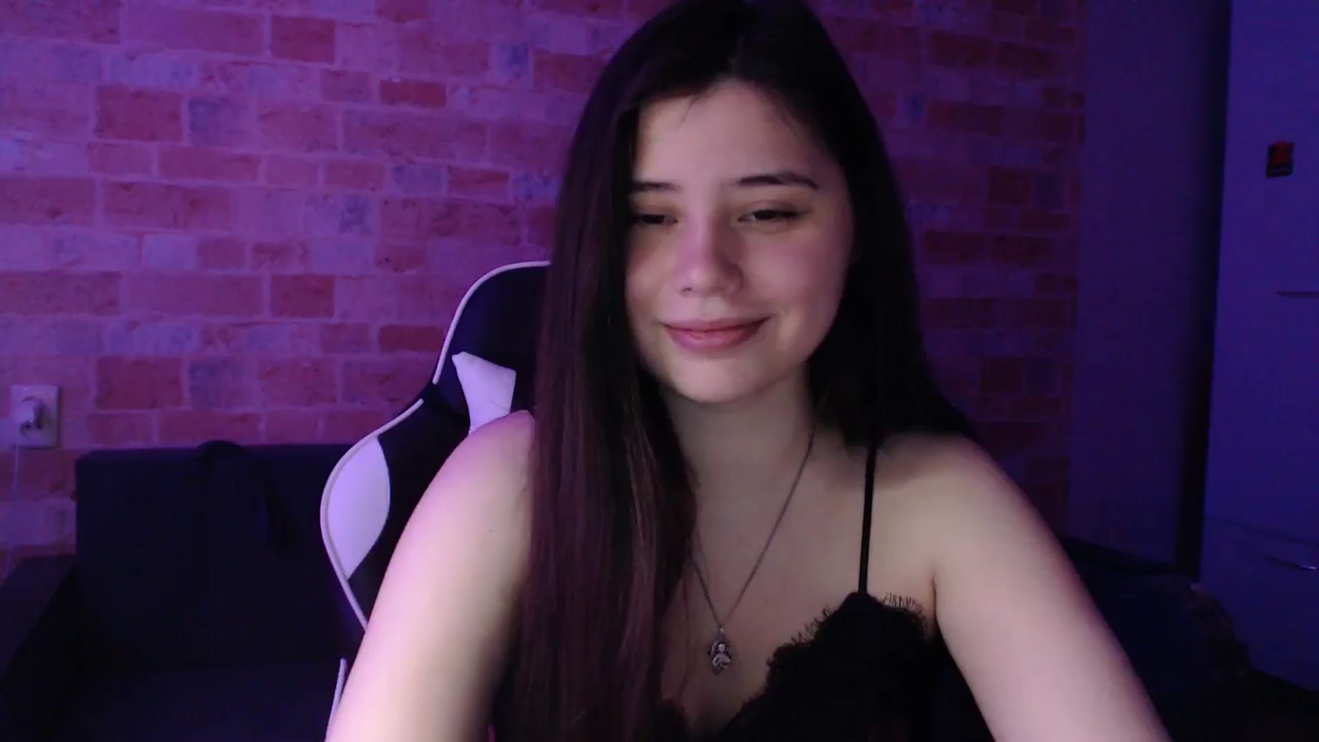 Gallery image thumbnail from Moon_light23's myfreecams stream on, 04/28/2024, 19:32 image 11 of 20
