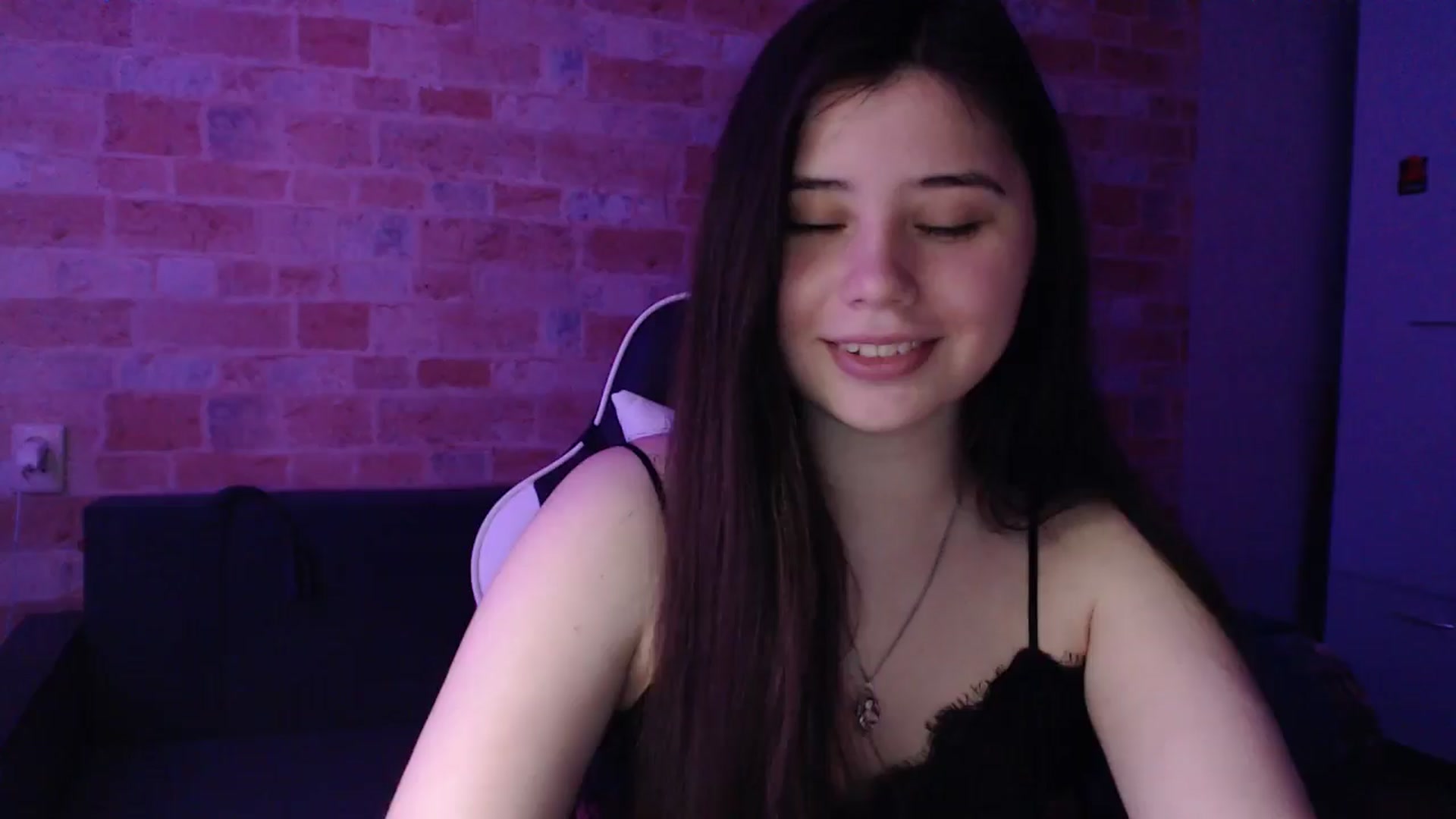 Gallery image thumbnail from Moon_light23's myfreecams stream on, 04/28/2024, 19:32 image 13 of 20
