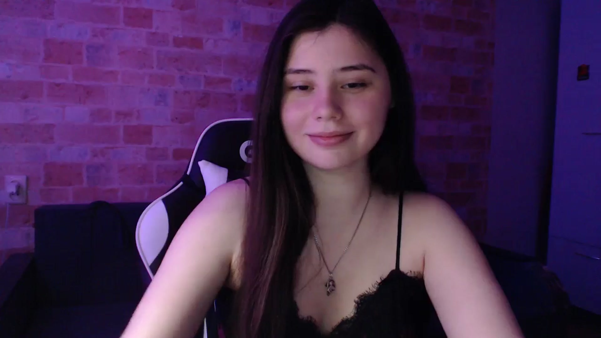 Gallery image thumbnail from Moon_light23's myfreecams stream on, 04/28/2024, 19:32 image 10 of 20